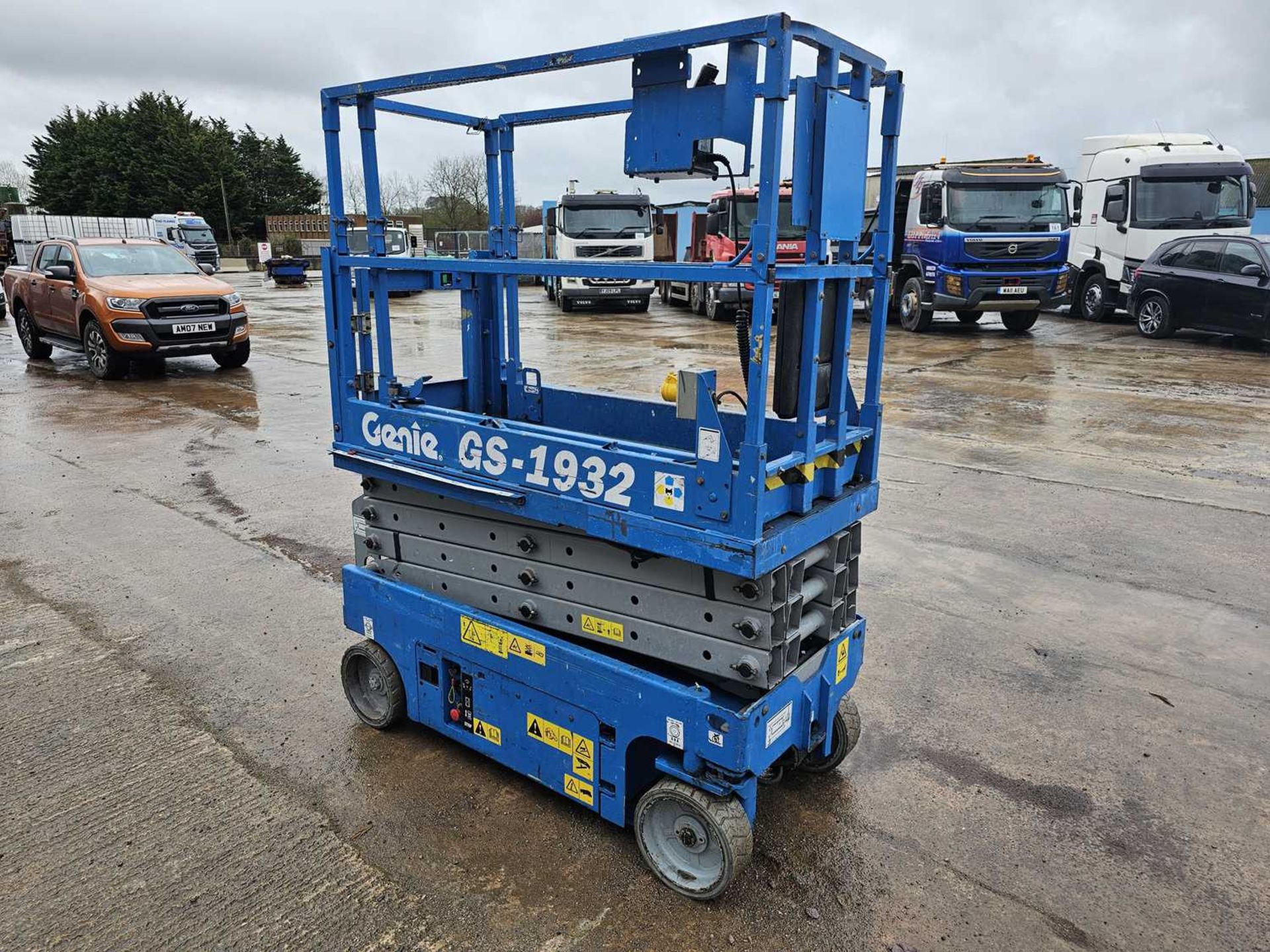 2007 Genie GS1932 Wheeled Scissor Lift Access Platform - Image 7 of 17