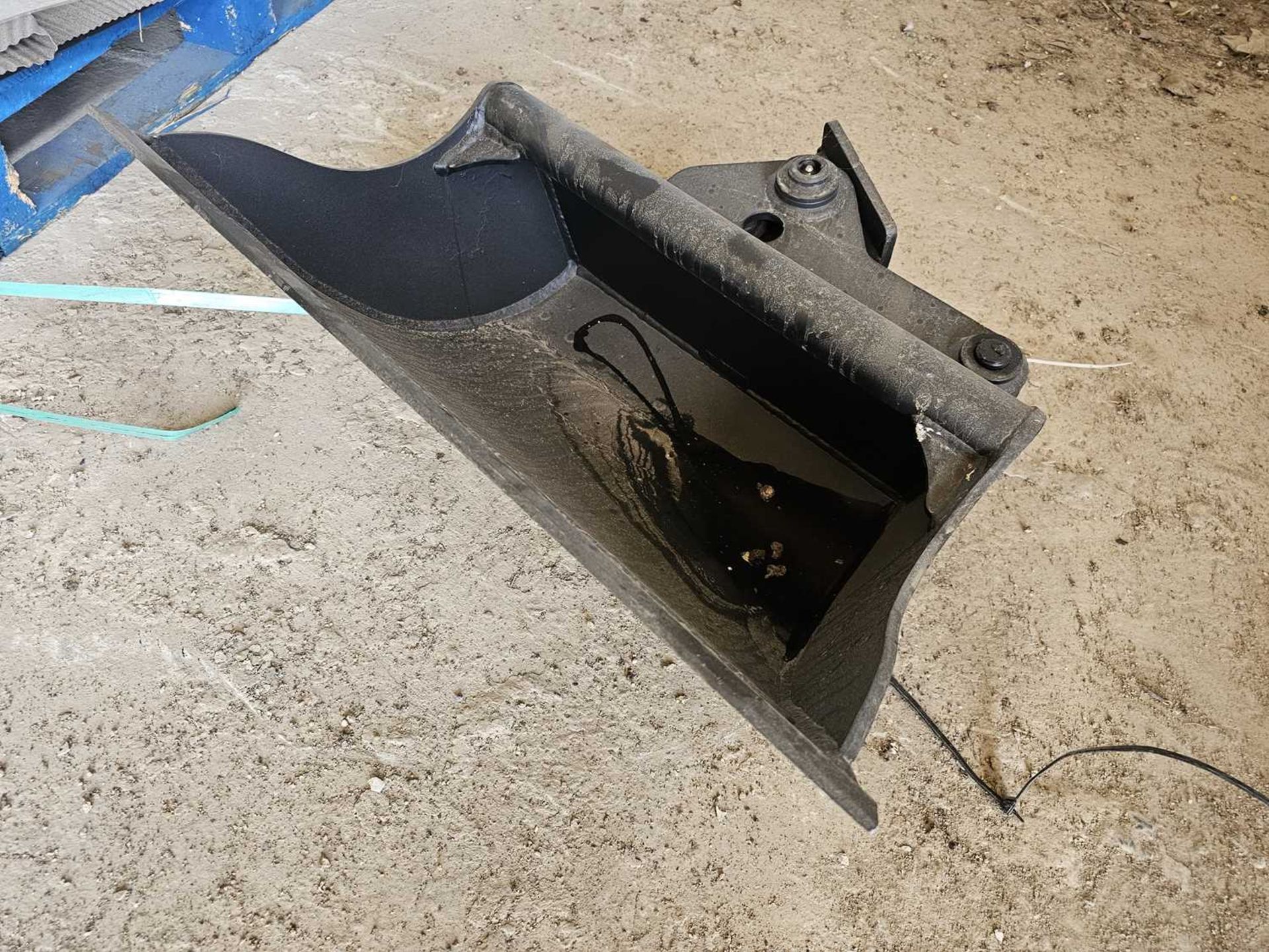 Unused 50 Litre Scandinavian Tilt Bucket to suit Mini Excavator