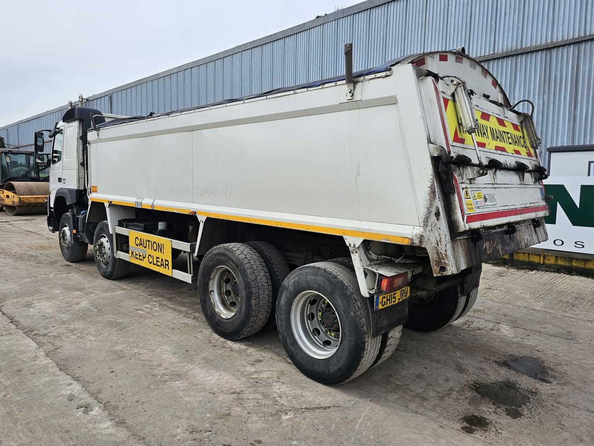 2015 Volvo FMX420 8x4 Tipper Lorry, Wilcox Insulated Body, Hydraulic Tail Gate, Reverse Camera, Auto - Image 4 of 24