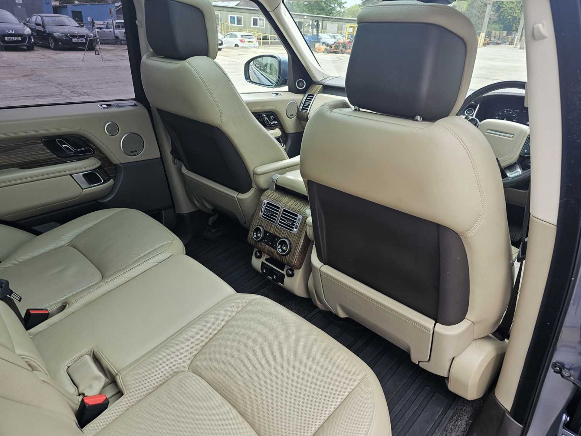 2018 Range Rover Vogue Se SDV8, Auto, Paddle Shift, Sat Nav, Reverse Camera, Parking Sensors, Panora - Image 18 of 27