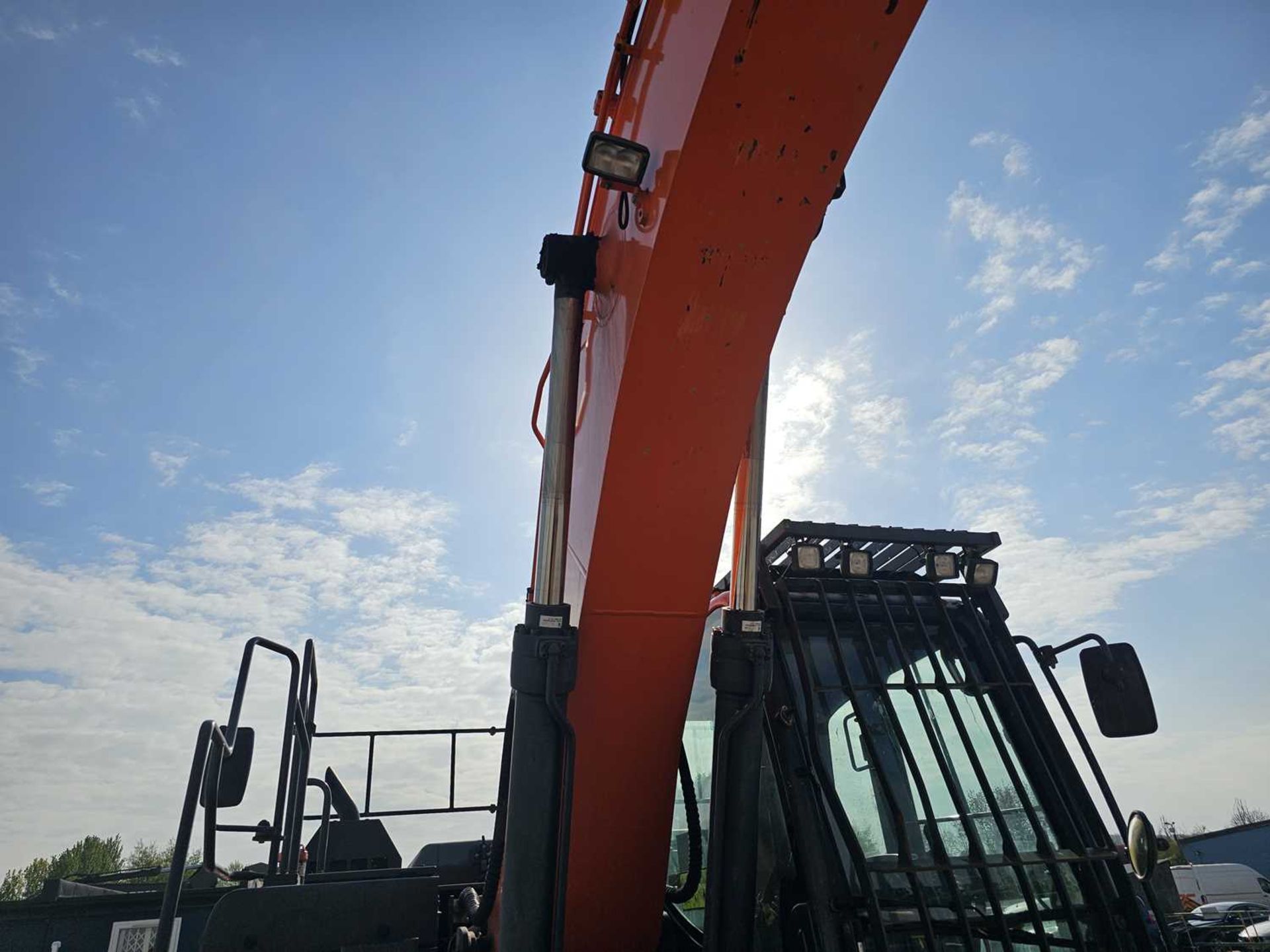 2018 Doosan DX225LC-5 800mm Pads, CV, Geith Hydraulic QH, Piped, Aux. Piping, Demo Cage, Reverse Cam - Image 12 of 34