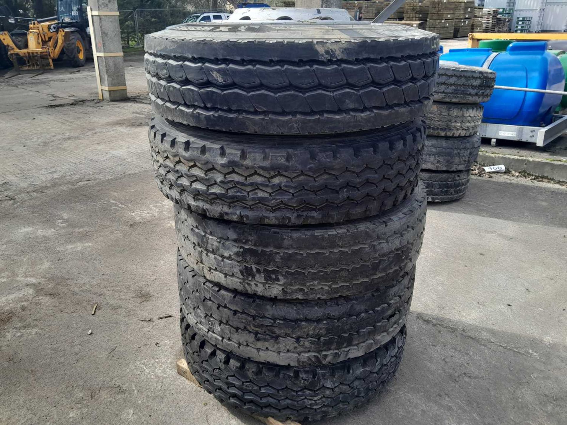Michelin 13R22.5 Tyre & Rim (5 of)
