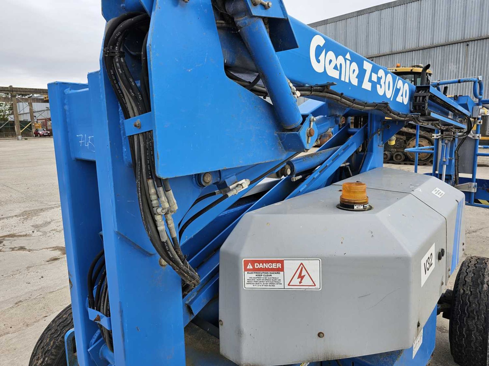 Genie Z30/20HD Wheeled Articulated Electric Scissor Lift Access Platform - Image 14 of 17
