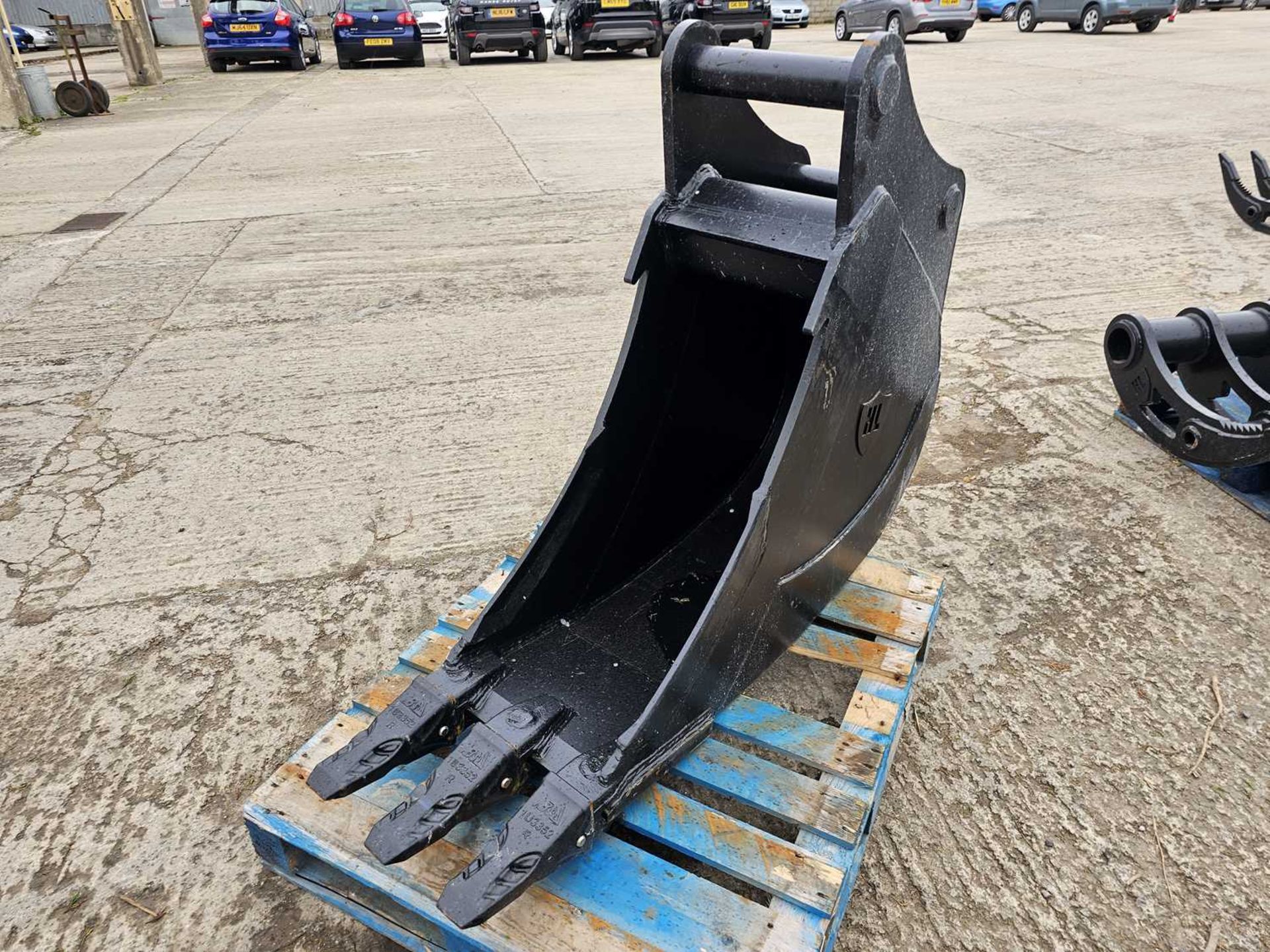 Unused 2023 Hardlife 150-UD-450 18" Digging Bucket 80mm Pin to suit 20 Ton Excavator