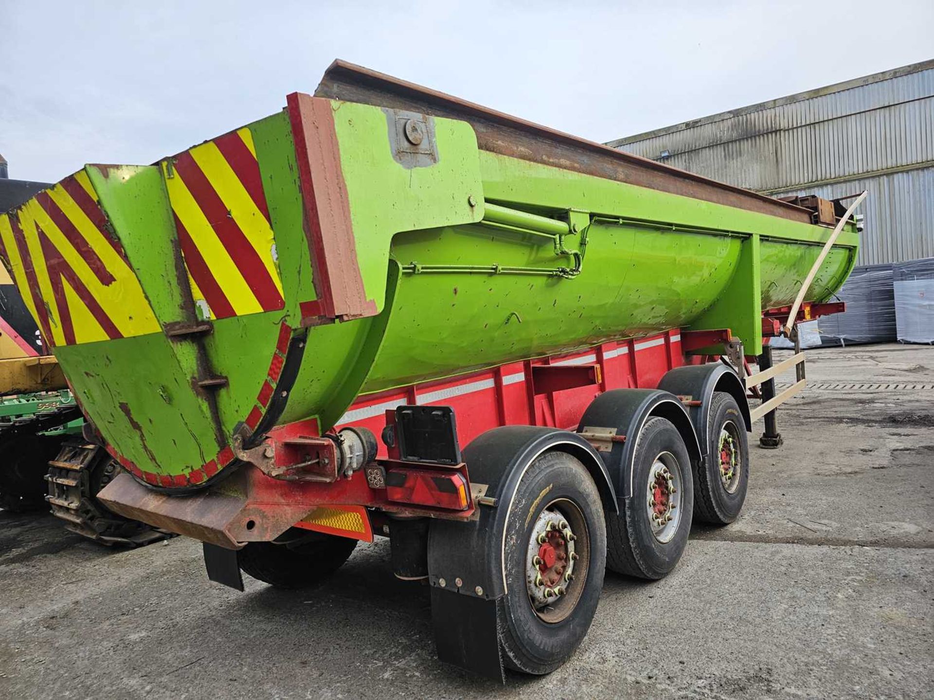 2003 Euro Ejectors ECT3A Tri Axle Ejector Trailer, Hydraulic Tail Gate, Front Lift Axle, Easy Sheet - Image 3 of 17