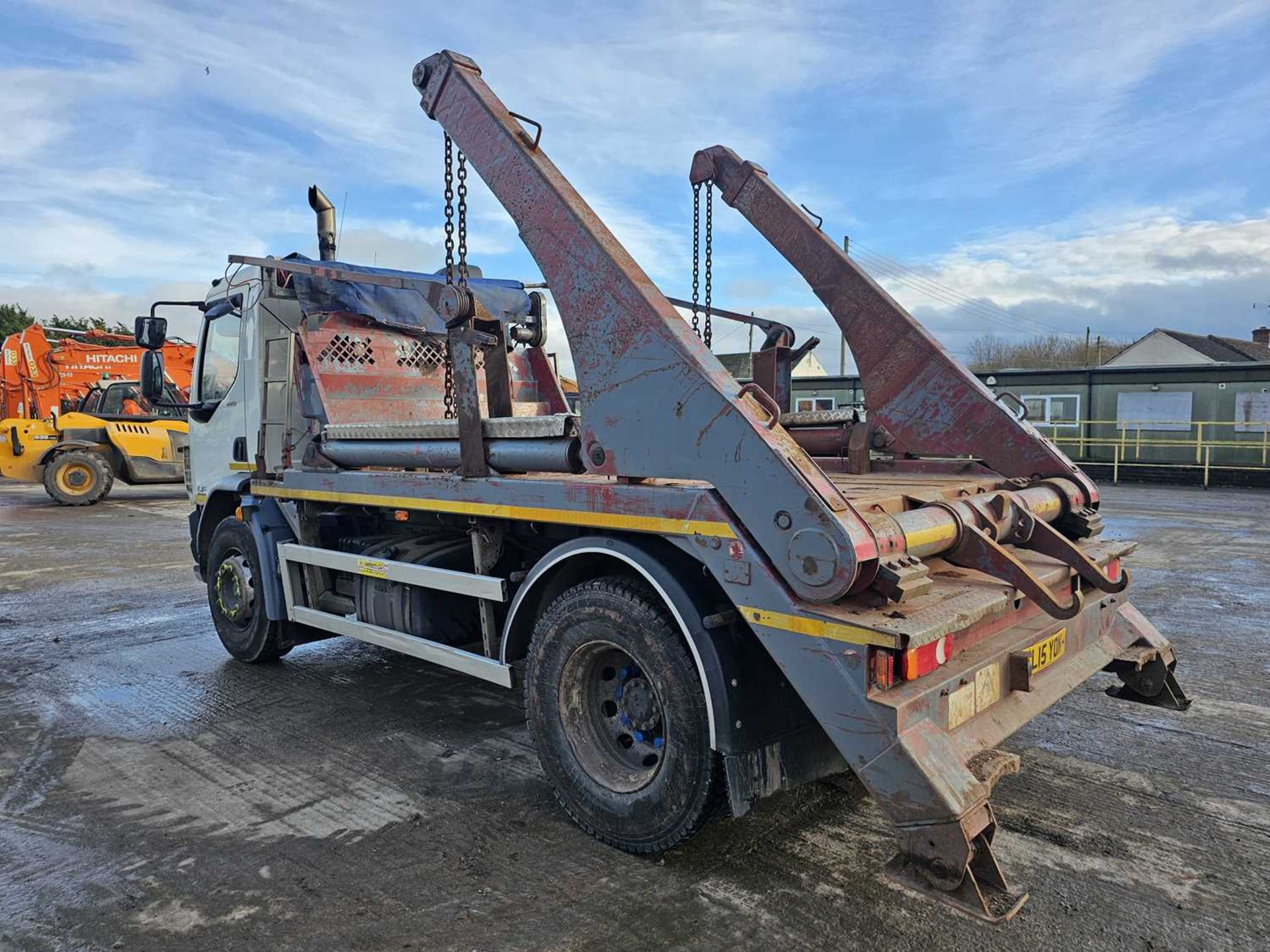 DAF LF220 4x2 Skip Loader Lorry, Hyva Gear, Extendable Arms, WLI, Manual Gear Box - Image 4 of 25