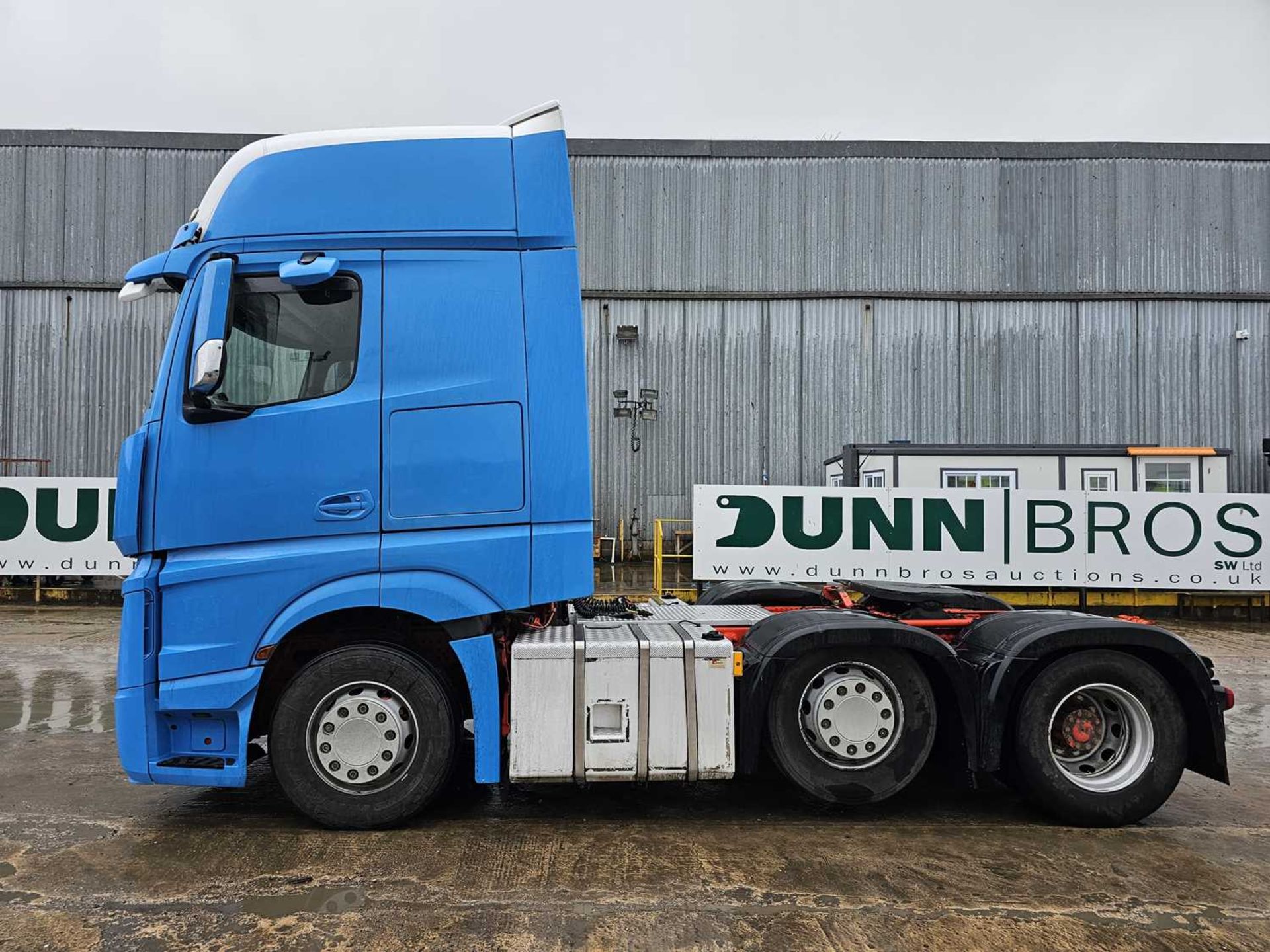 2014 Mercedes Actros 6x2 Mid Lift, Slider, Automatic Gear Box, A/C, (Reg. Docs. & Plating Certificat - Image 2 of 21