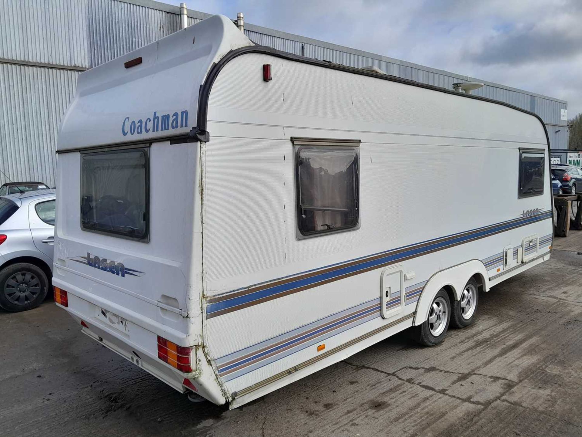 Coachman LASER 590/5 Twin Axle 2 Berth Caravan, Kitchen, Lounge, Toilet - Image 3 of 15