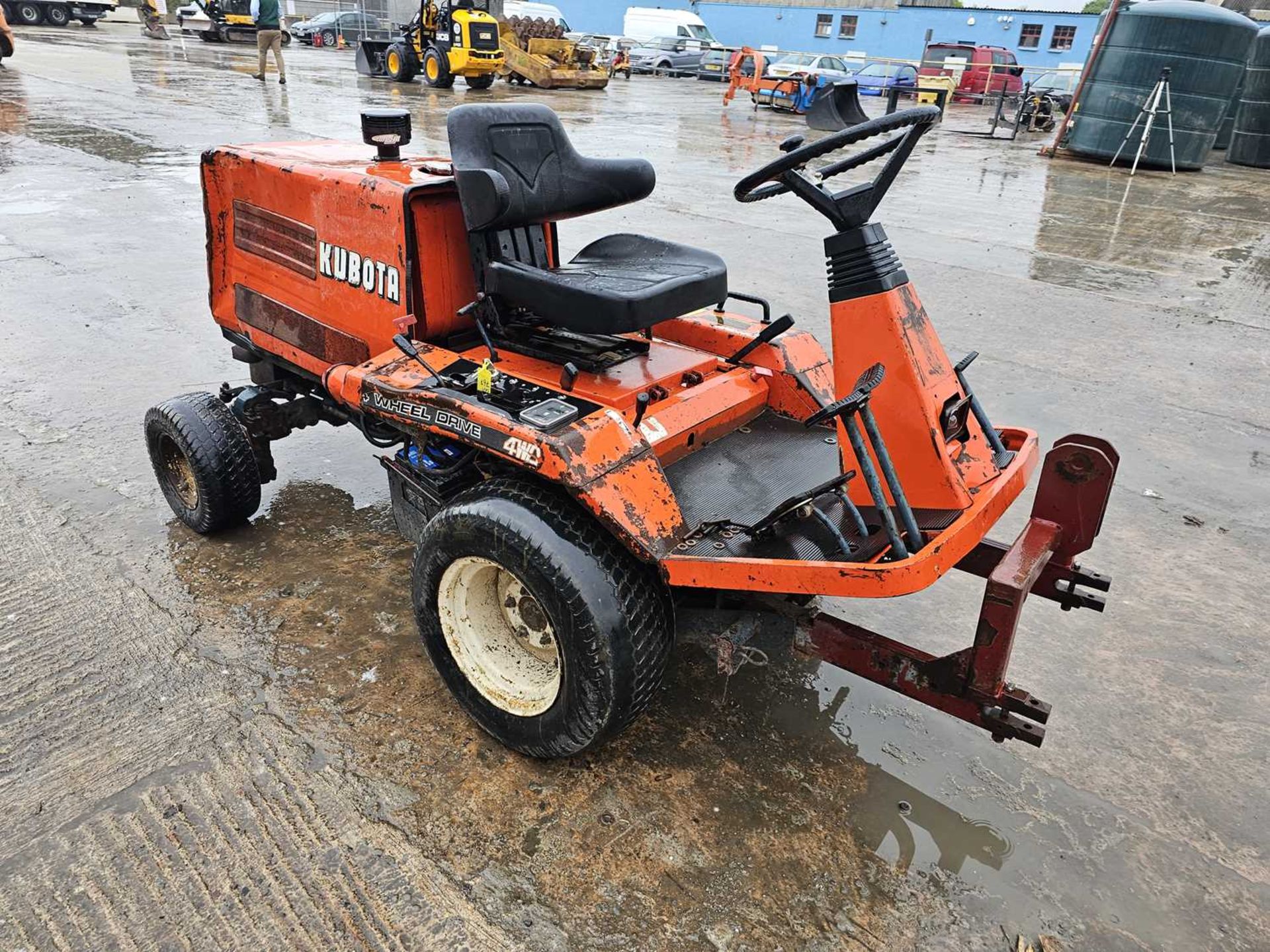 Kubota F2000 4WD Diesel Ride on Lawnmower (No Cutting Deck) - Image 7 of 20