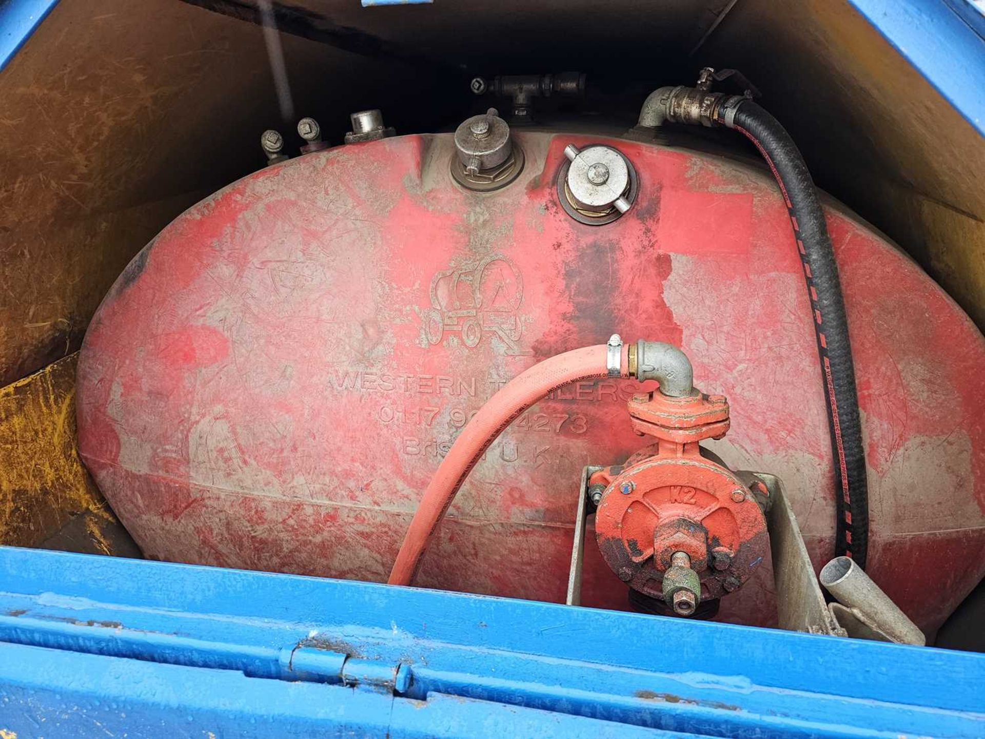 Western 2000 Litre Twin Axle Bunded Fuel Bowser, Manual Pump - Image 7 of 10