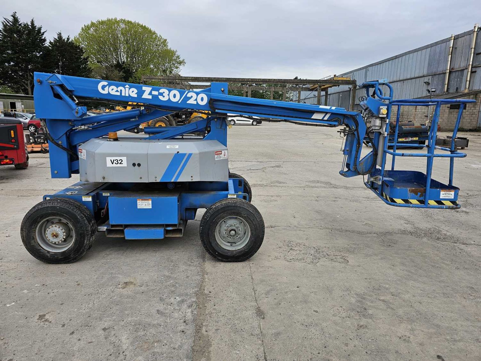 Genie Z30/20HD Wheeled Articulated Electric Scissor Lift Access Platform - Image 7 of 17