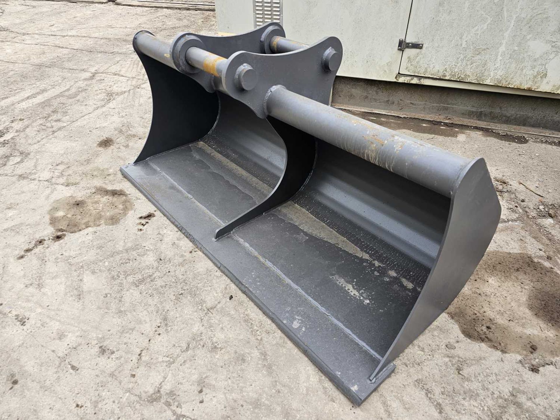 Unused 72" Grading Bucket 65mm Pin to suit 13 Ton Excavator