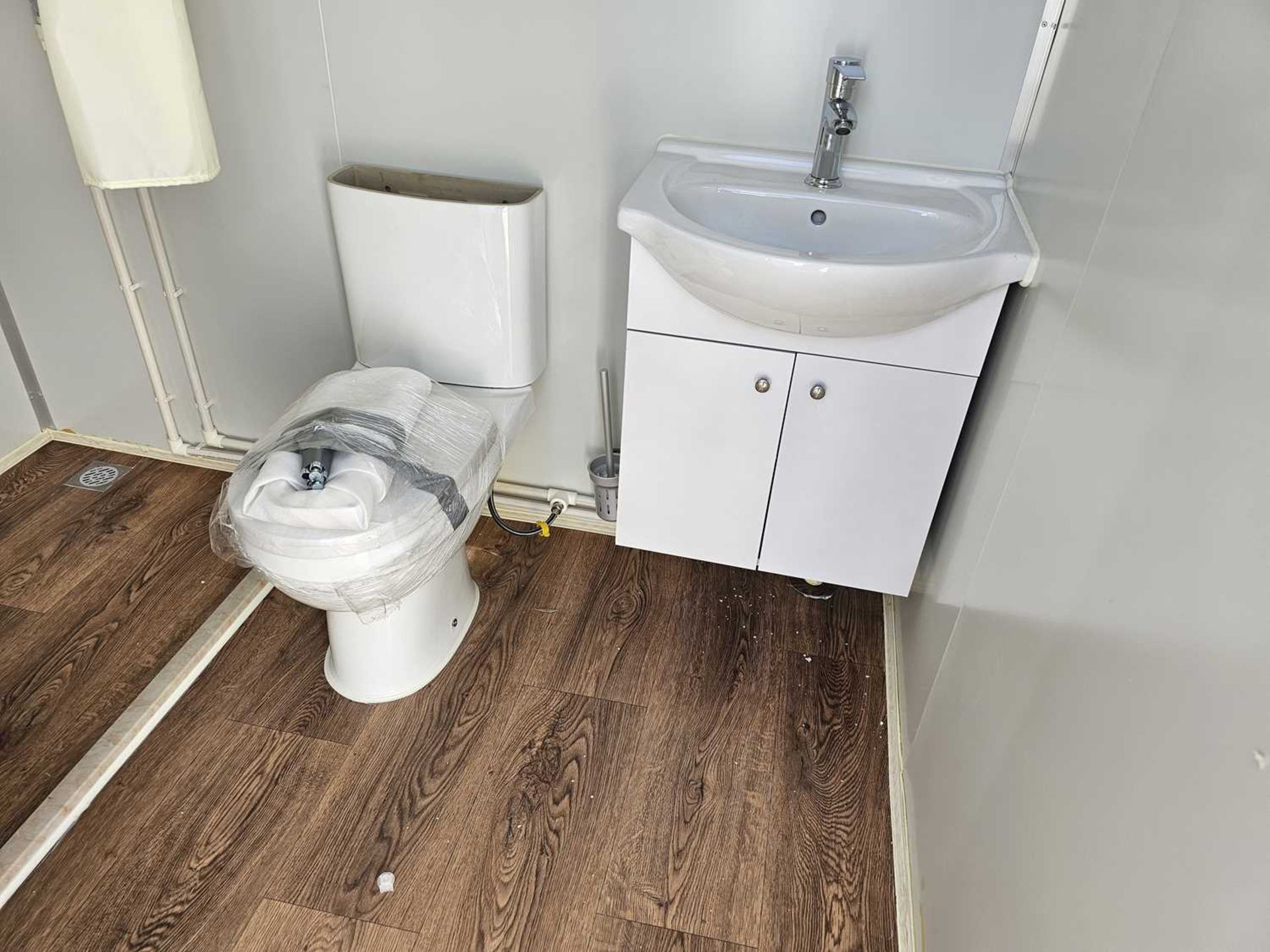 Unused Bastone Shower & Toilet Block (W2.16m x L1.6m x H2.4m) - Image 5 of 8