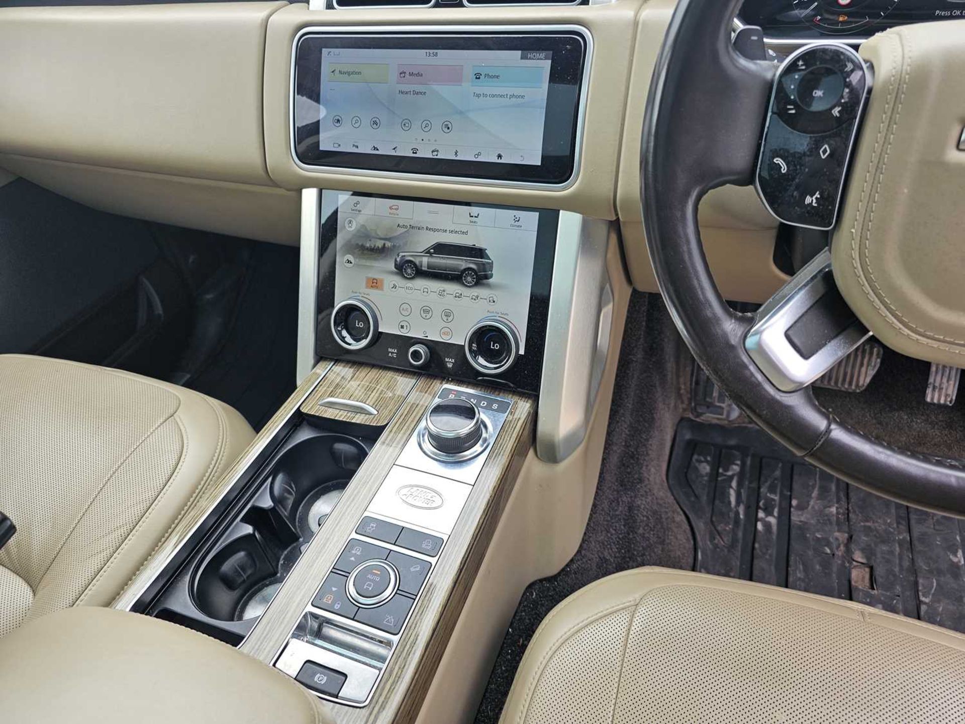 2018 Range Rover Vogue Se SDV8, Auto, Paddle Shift, Sat Nav, Reverse Camera, Parking Sensors, Panora - Image 23 of 27