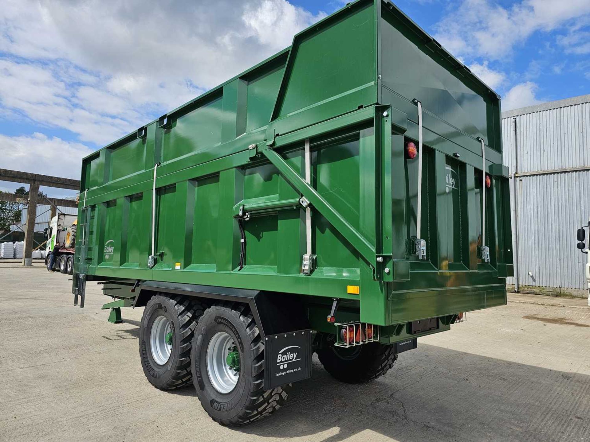 Unused 2022 Bailey TB2 18 Ton Twin Axle Silage Trailer, Sprung Draw Bar, Air Brakes, Hydraulic Tail  - Image 3 of 18