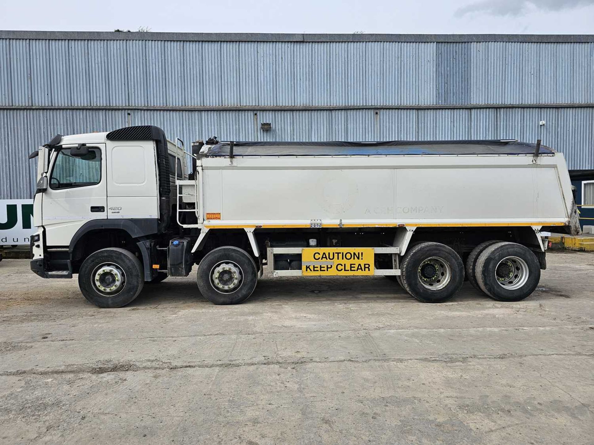 2015 Volvo FMX420 8x4 Tipper Lorry, Wilcox Insulated Body, Hydraulic Tail Gate, Reverse Camera, Auto - Image 3 of 24