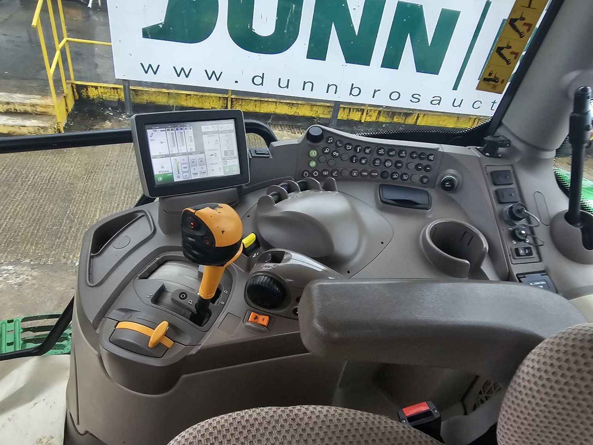 John Deere 6155R, 4WD Tractor, Front Linkage, TLS, Isobus, Air Brakes, 3 Electric Spools, Push Out H - Image 24 of 27