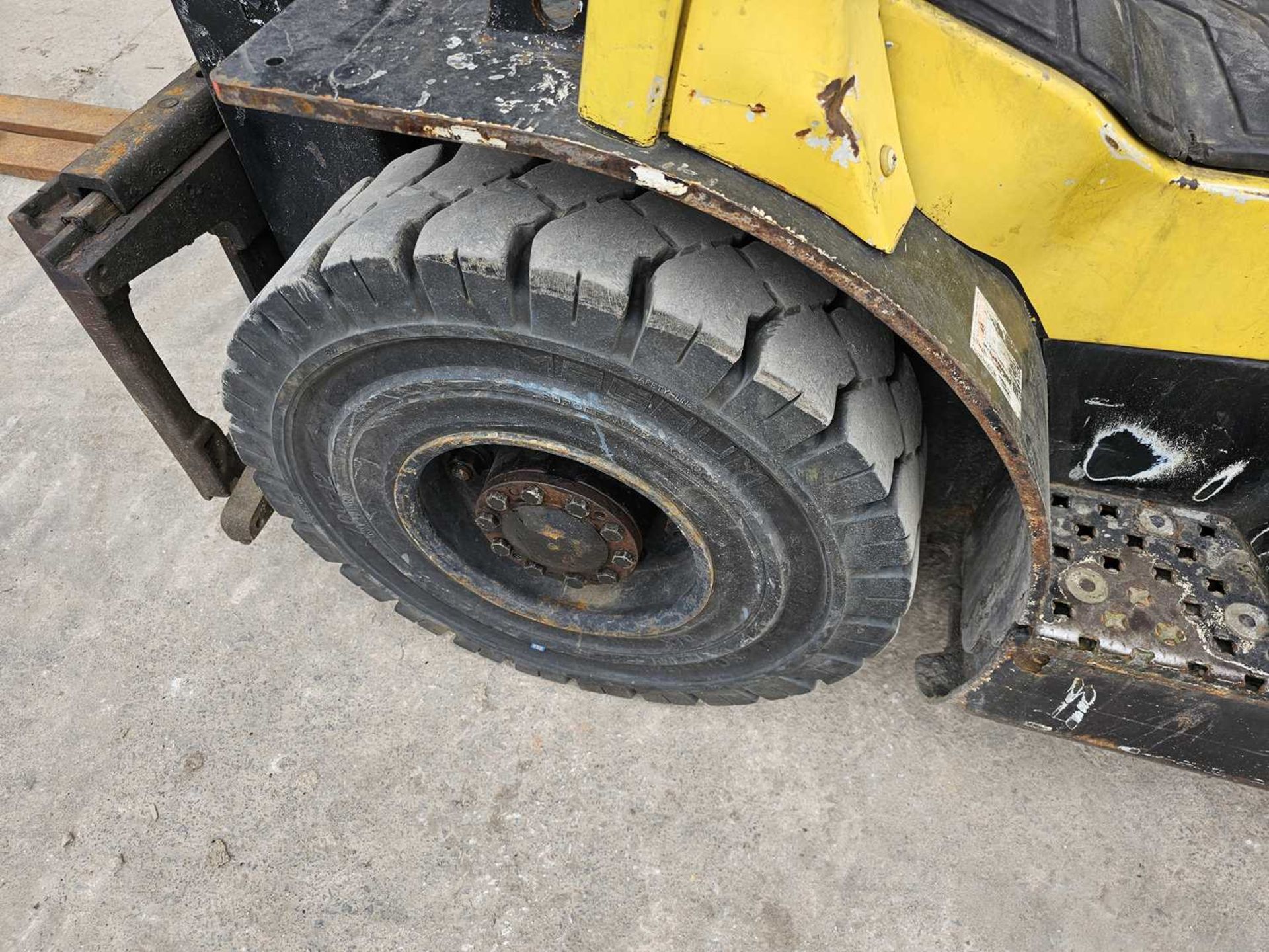 2006 Hyster H2.5FT Gas Forklift, 3 Stage Free Lift Mast, Side Shift, Forks (No Brakes) - Image 17 of 23