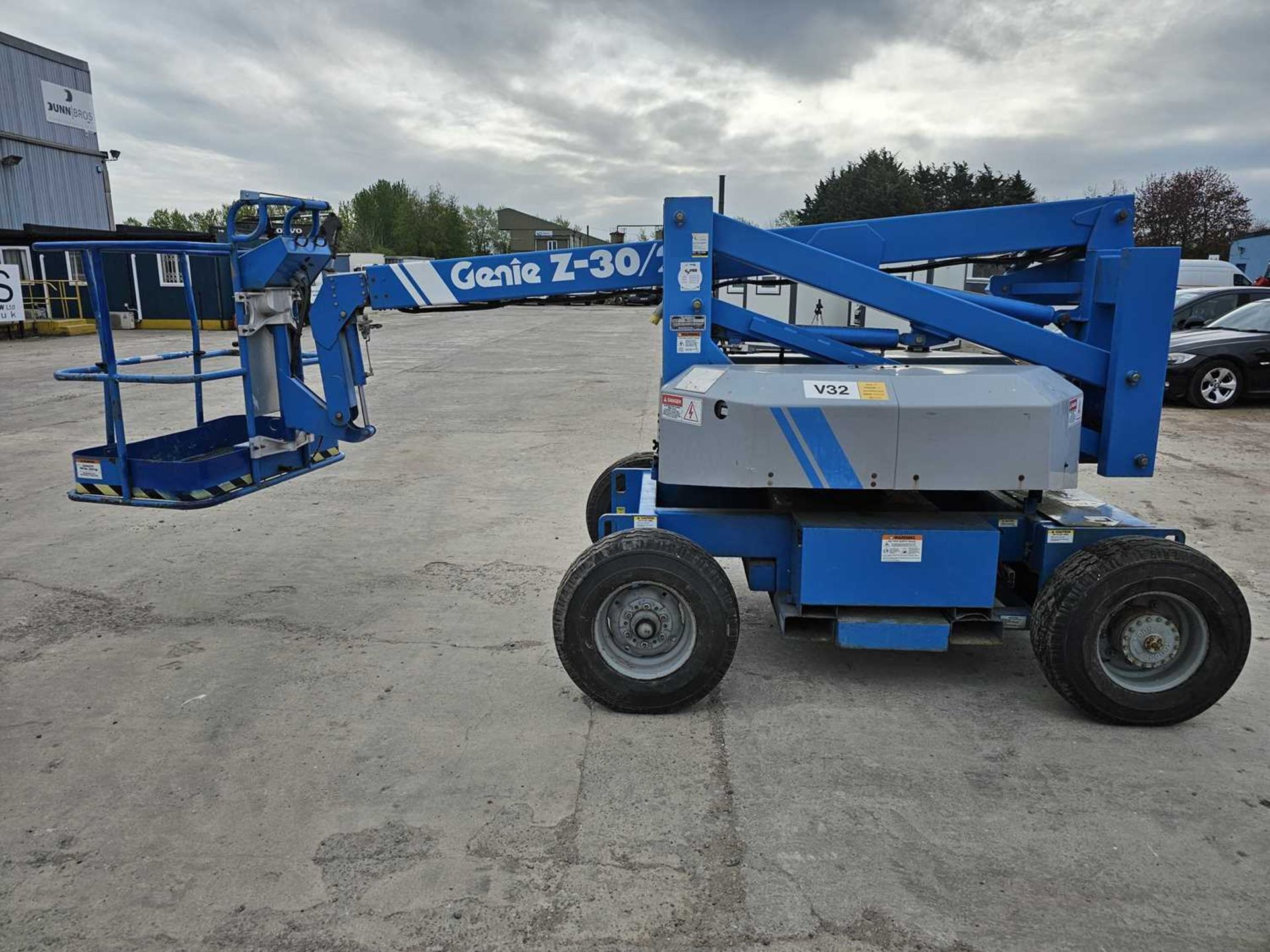 Genie Z30/20HD Wheeled Articulated Electric Scissor Lift Access Platform - Image 3 of 17