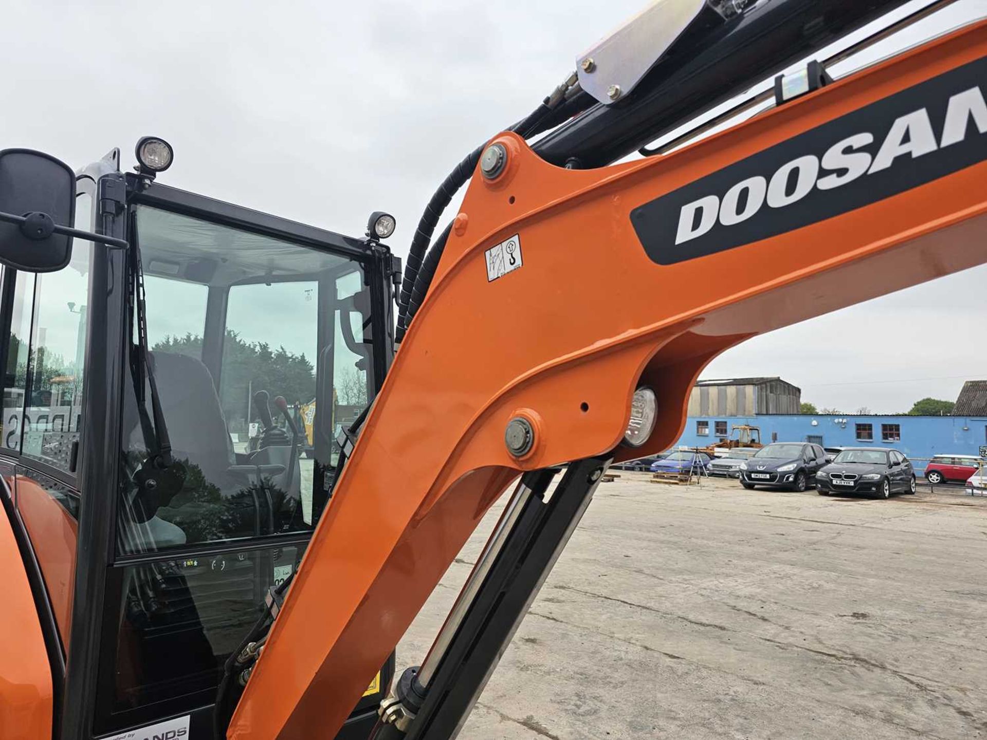 2020 Doosan DX27Z, Rubber Tracks, Blade, Offset, CV, Whites Hydraulic QH, Bobcat Hydraulic Thumb, Pi - Image 14 of 37