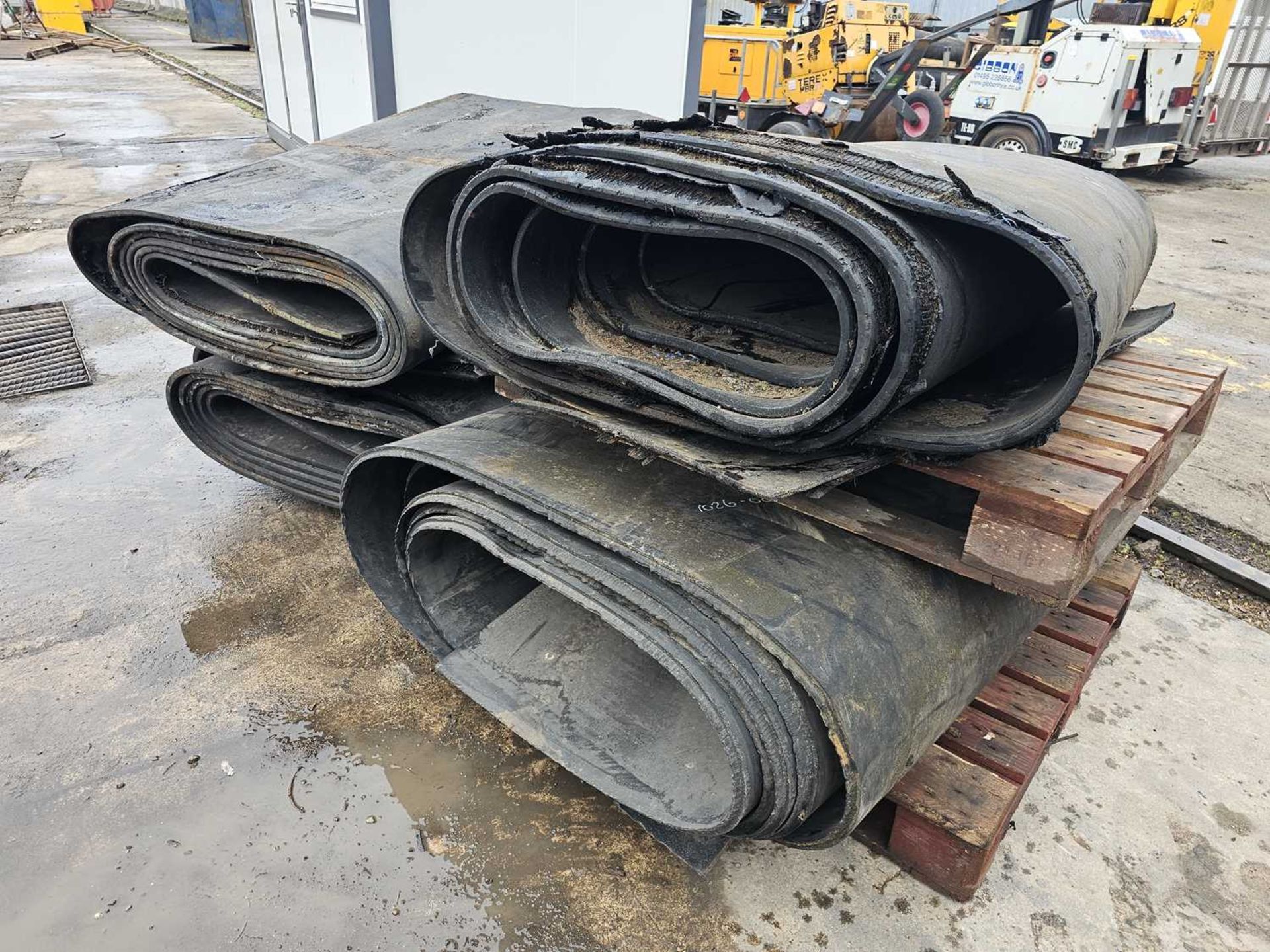 Roll of Rubber Conveyor Belting (4 of)