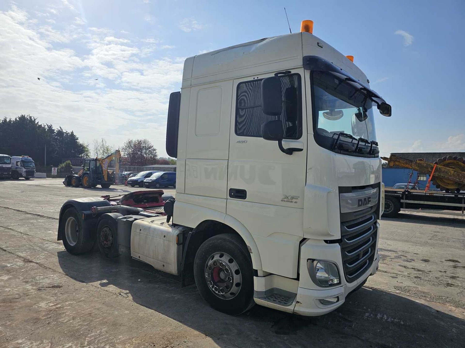 2015 DAF XF480 Euro 6, 6x2, Midlift, Gardner Denver Blower, A/C, Automatic Gear Box (Reg. Docs & Pla - Image 7 of 23