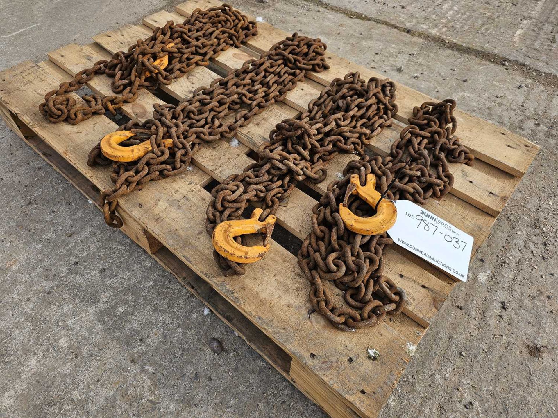 Selection of Chains - Image 2 of 2