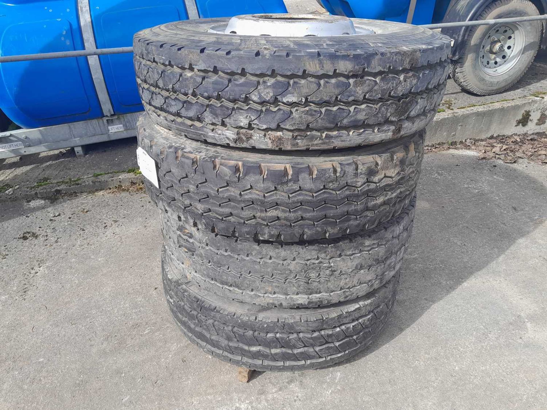 Michelin 13R22.5 Tyre & Rim (4 of) - Image 2 of 4