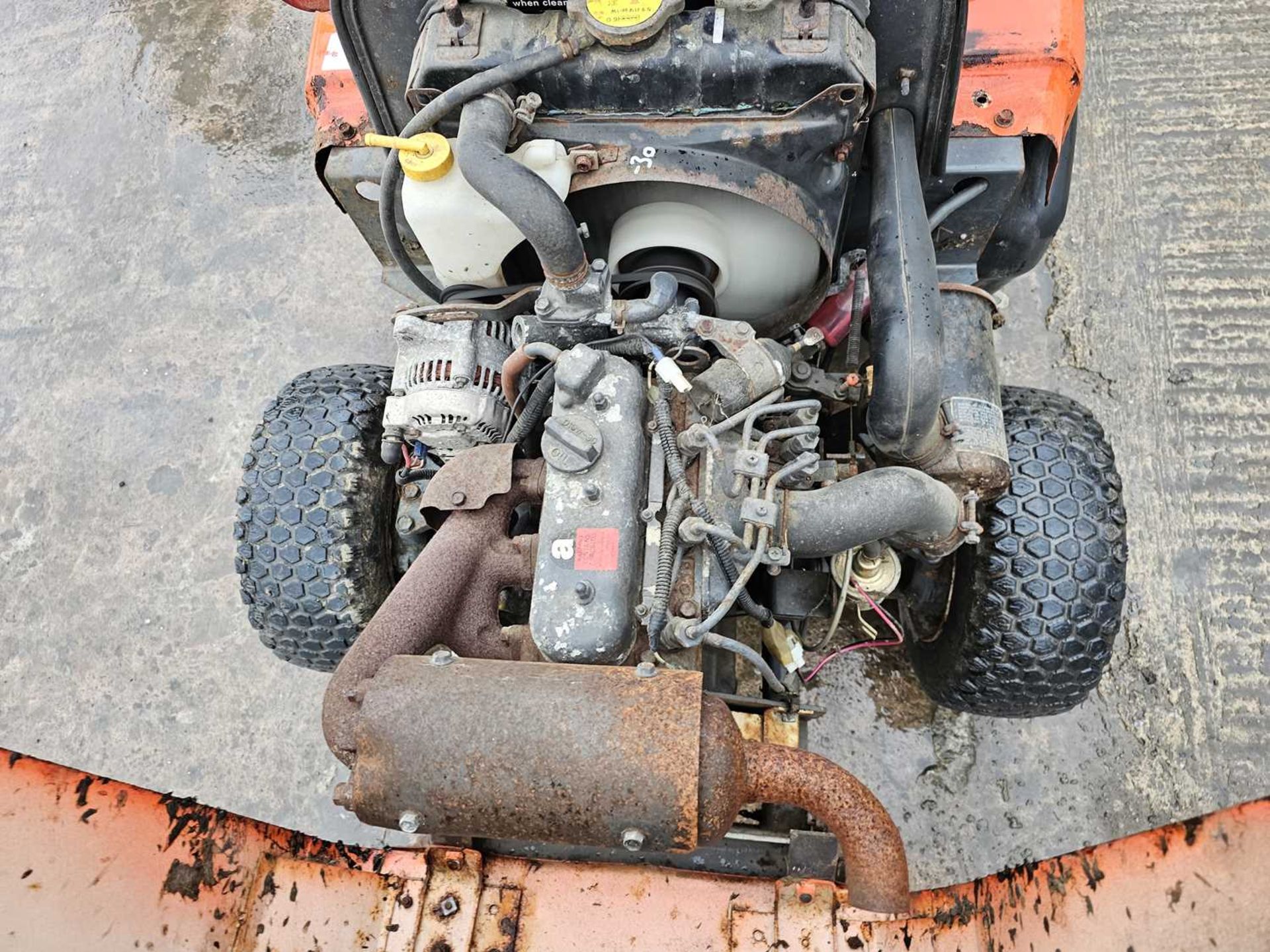Kubota F1900 4WD Diesel Ride On Scraper - Image 13 of 20