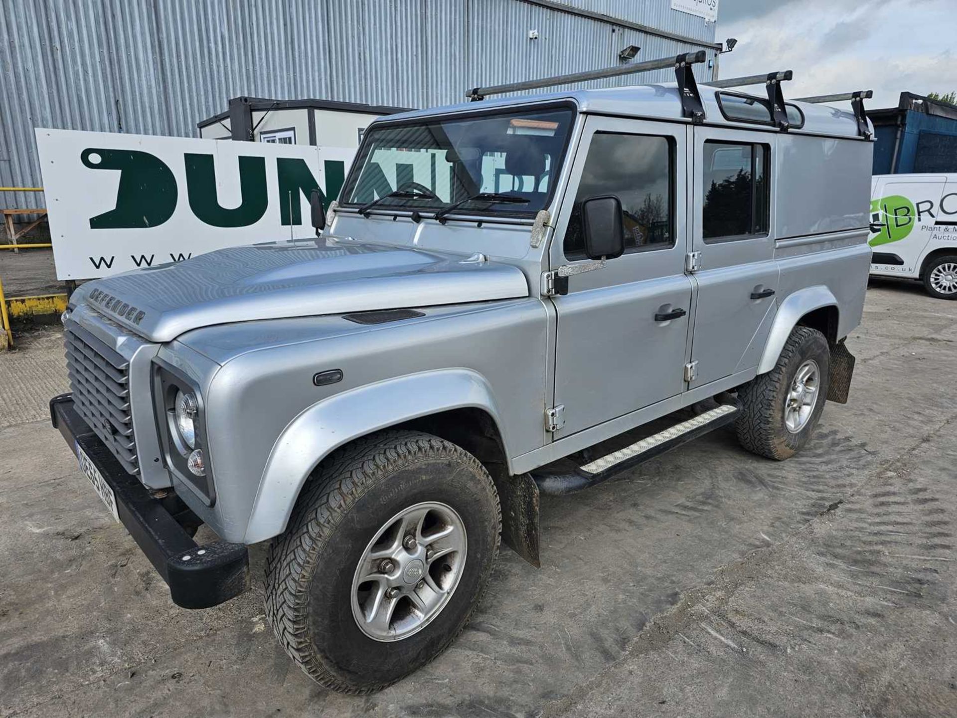 2015 Landrover Defender 110 XS TD D/C, 4WD 6 Speed, Heated Seats, A/C, Tacograph, (Reg. Docs. Availa