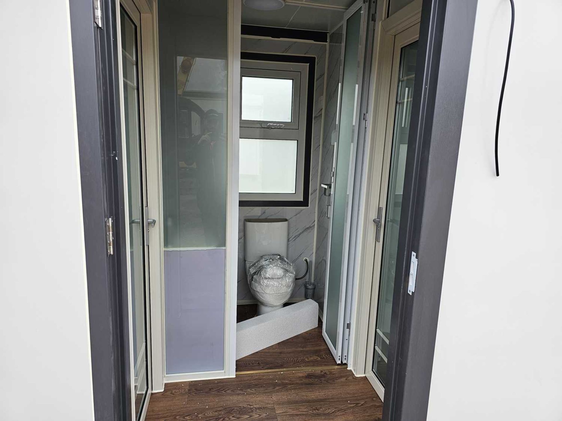 Unused Baston 7' x 20' Portable Office/Accommodation Unit, W/C, Shower, Office, Kitchen, Bedroom - Image 5 of 12