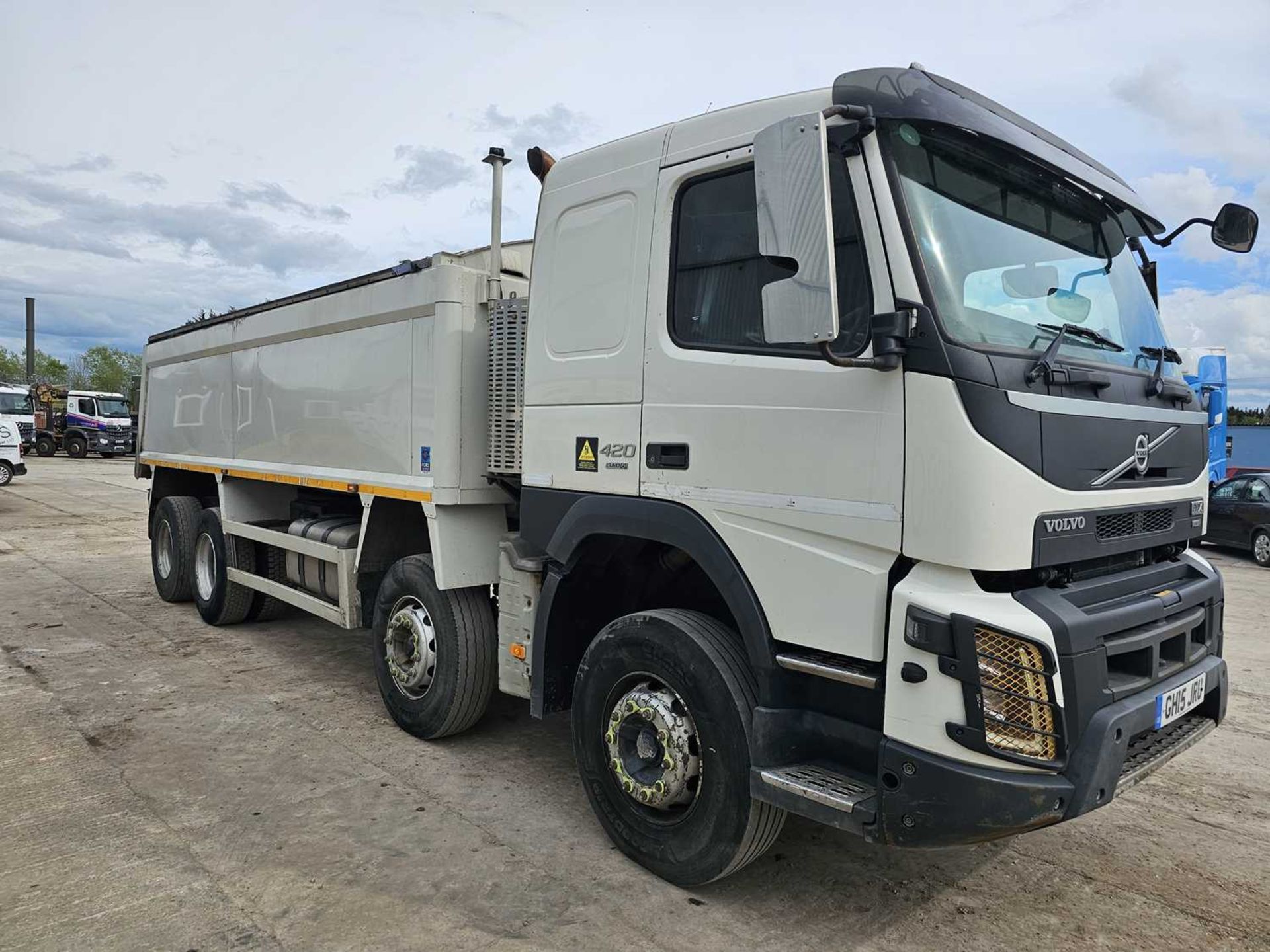 2015 Volvo FMX420 8x4 Tipper Lorry, Wilcox Insulated Body, Hydraulic Tail Gate, Reverse Camera, Auto - Image 8 of 24