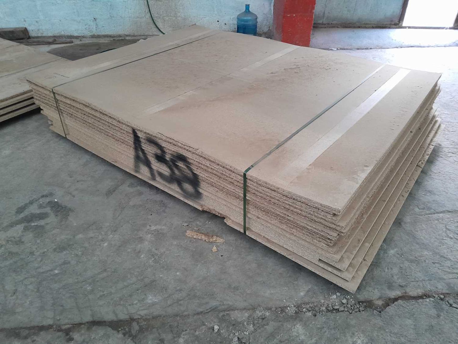 Selection of Chip Board Sheets (243cm x 189cm x 25mm - 16 of) - Bild 2 aus 3