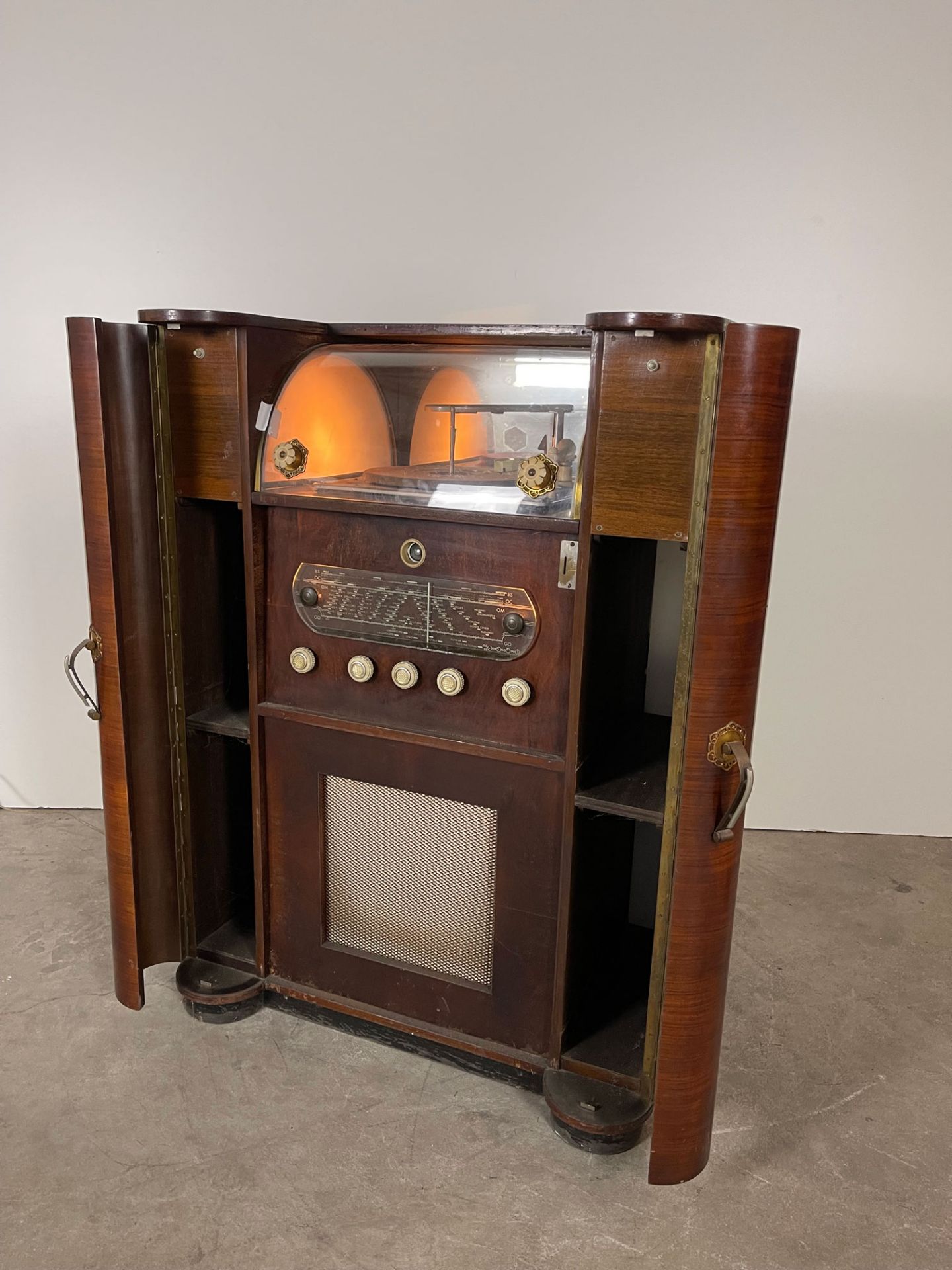 Mid-Fifties Valcke Heule Belgian Coin-Op Radio & Record Player - Image 11 of 15