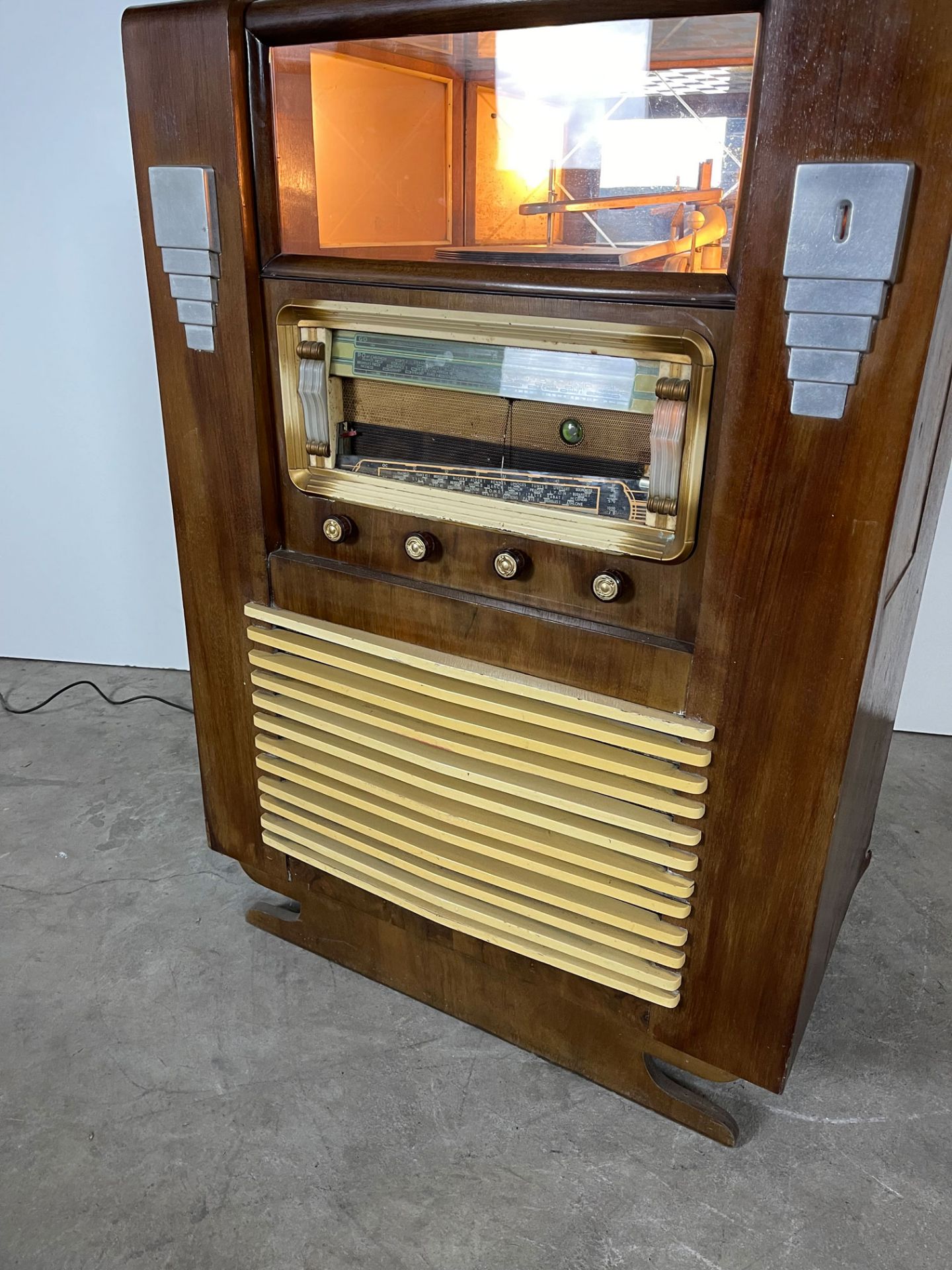 Mid-Fifties Belgian Telfa Coin-Op Radio & Record Player - Image 12 of 13