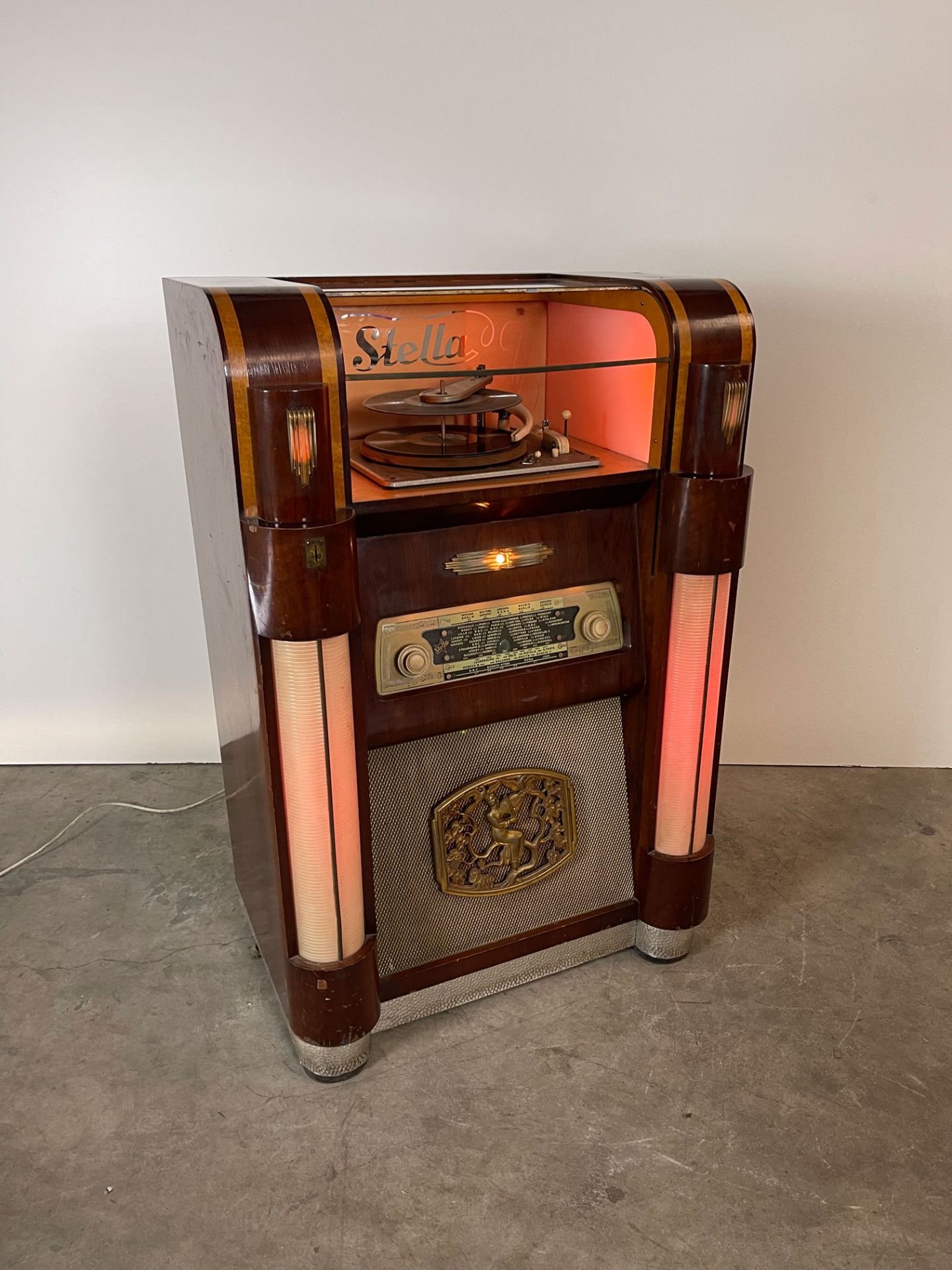1954 Belgian Stella 531 Coin-Op Record Player with Built-In Radio - Image 3 of 15