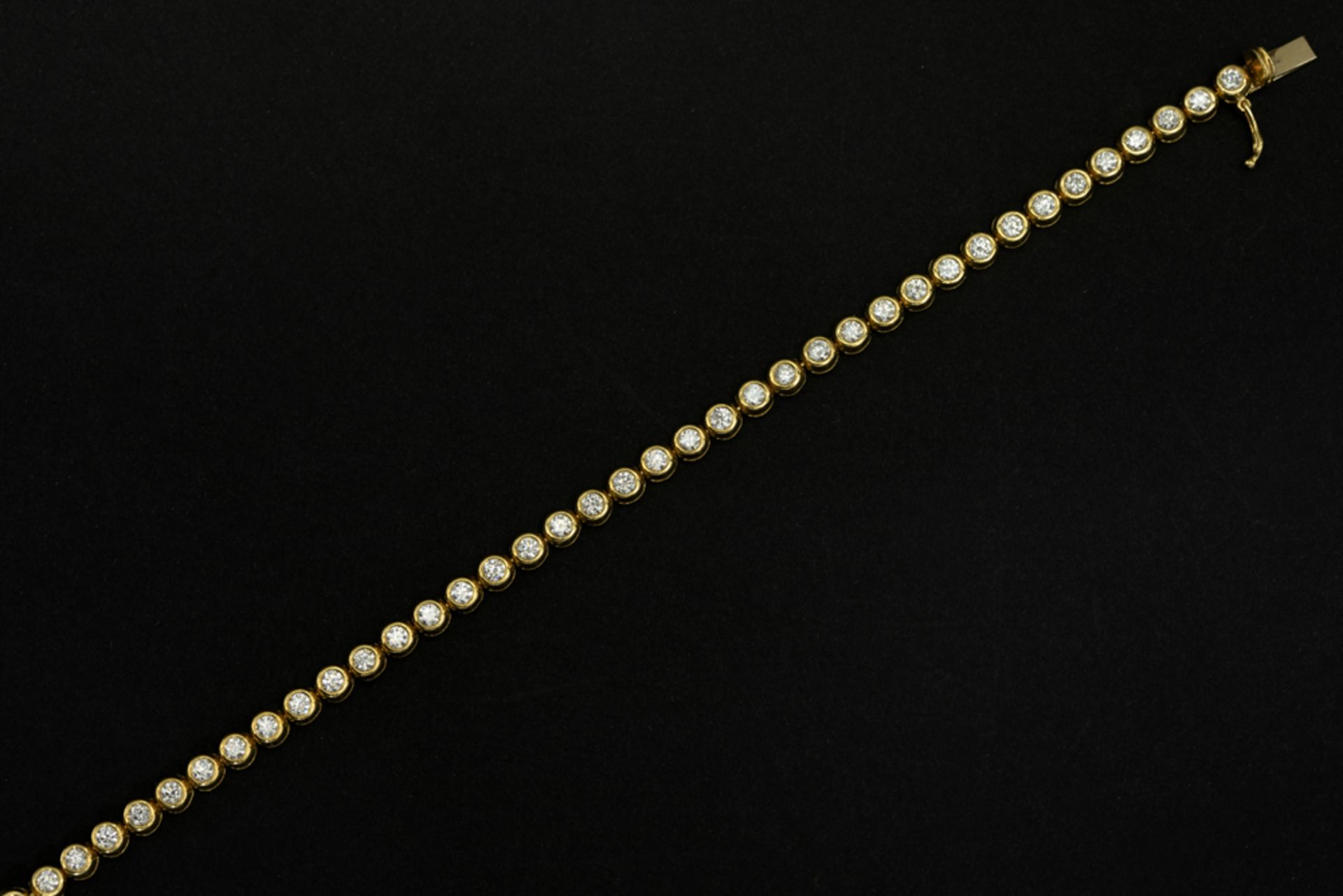 bracelet in yellow gold (18 carat) with more than 3 carat of high quality brilliant cut