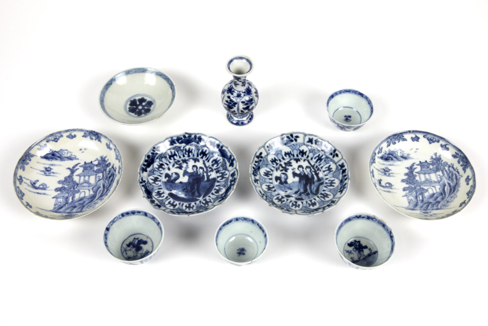 10 pieces of antique (mostly 18th Cent.) Chinese porcelain with a blue-white decor amongst which a - Image 3 of 3