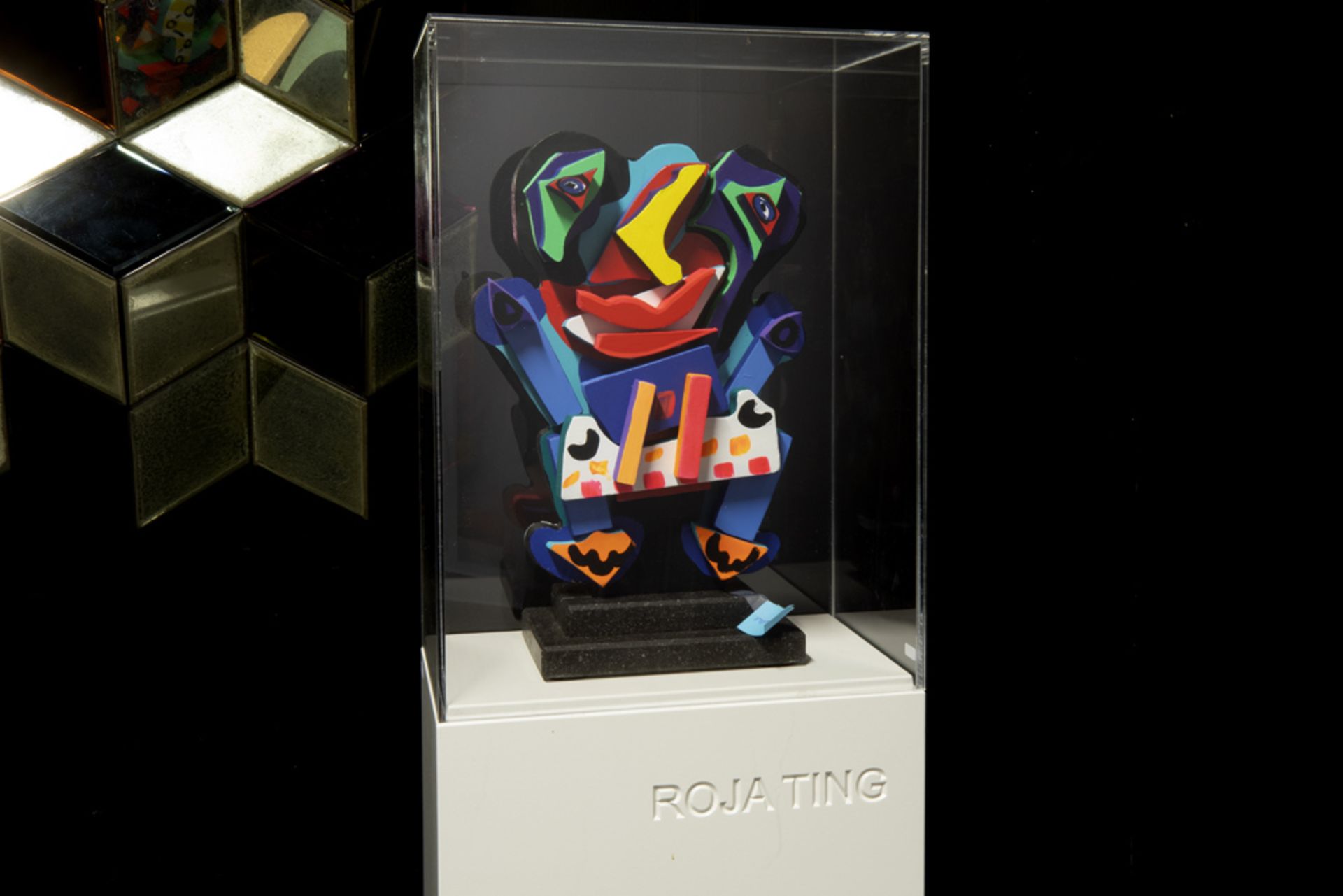20th Cent. Roja Ting sculpture in painted MDF dd 2018 - signed and with certificate || ROJA - Image 9 of 9