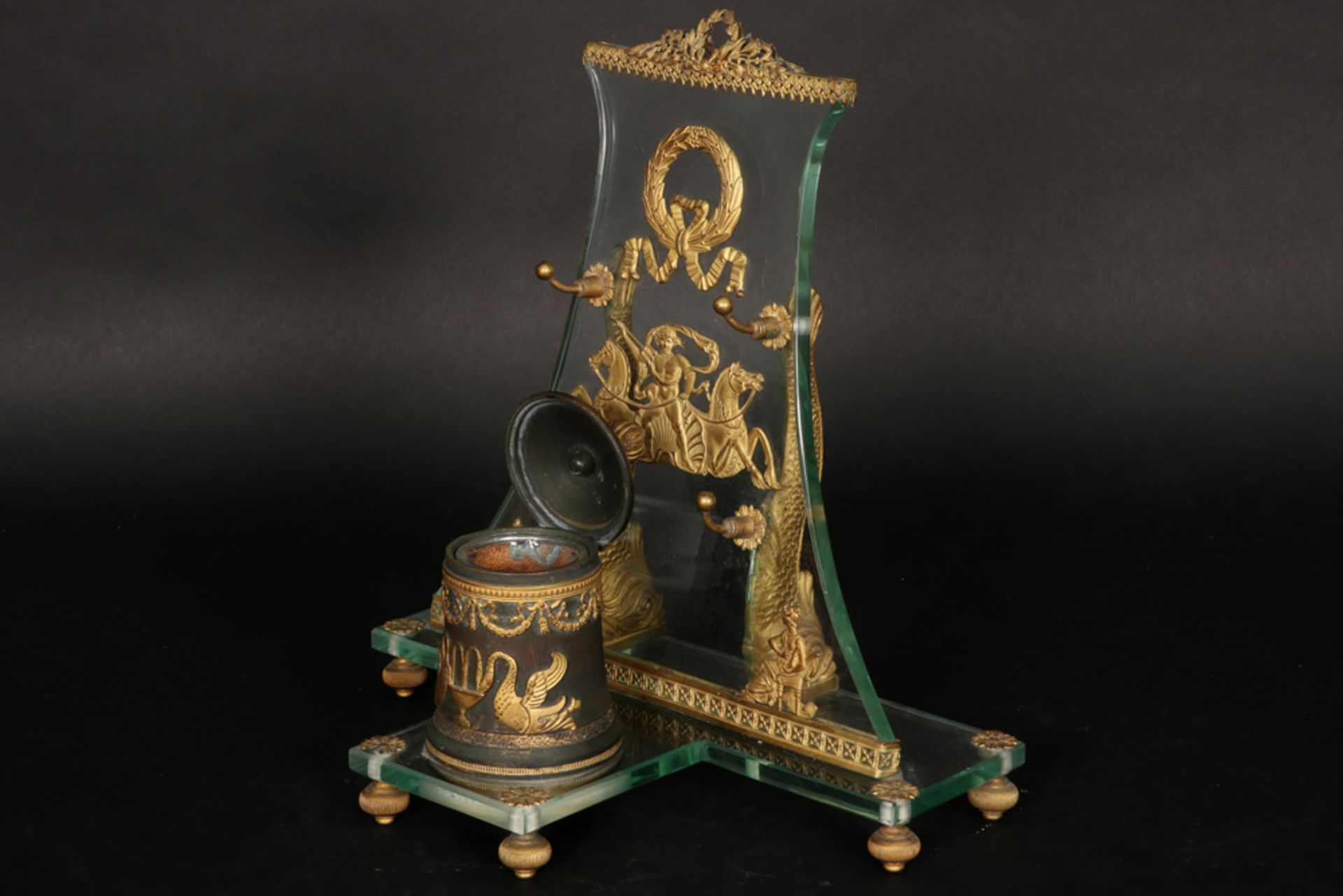 nice antique Empire style ink-stand in cut glass and partially gilded bronze || Mooi antiek Empire- - Image 2 of 3