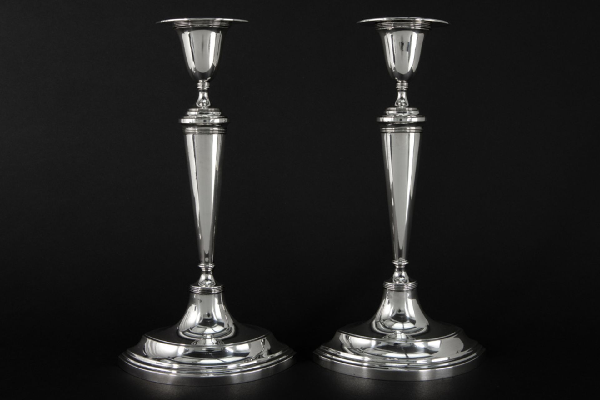 pair of antique Dutch neoclassical candlesticks in marked silver || VAN KEMPEN paar antieke