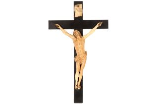 antique Christ corpus sculpture in ivory on a wooden crucifix - with European CITES certificate ||