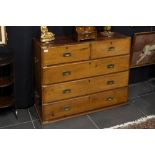 good antique British military officer's Campaign Chest or Dresser in brass-bound mahogany || Goede