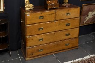 good antique British military officer's Campaign Chest or Dresser in brass-bound mahogany || Goede