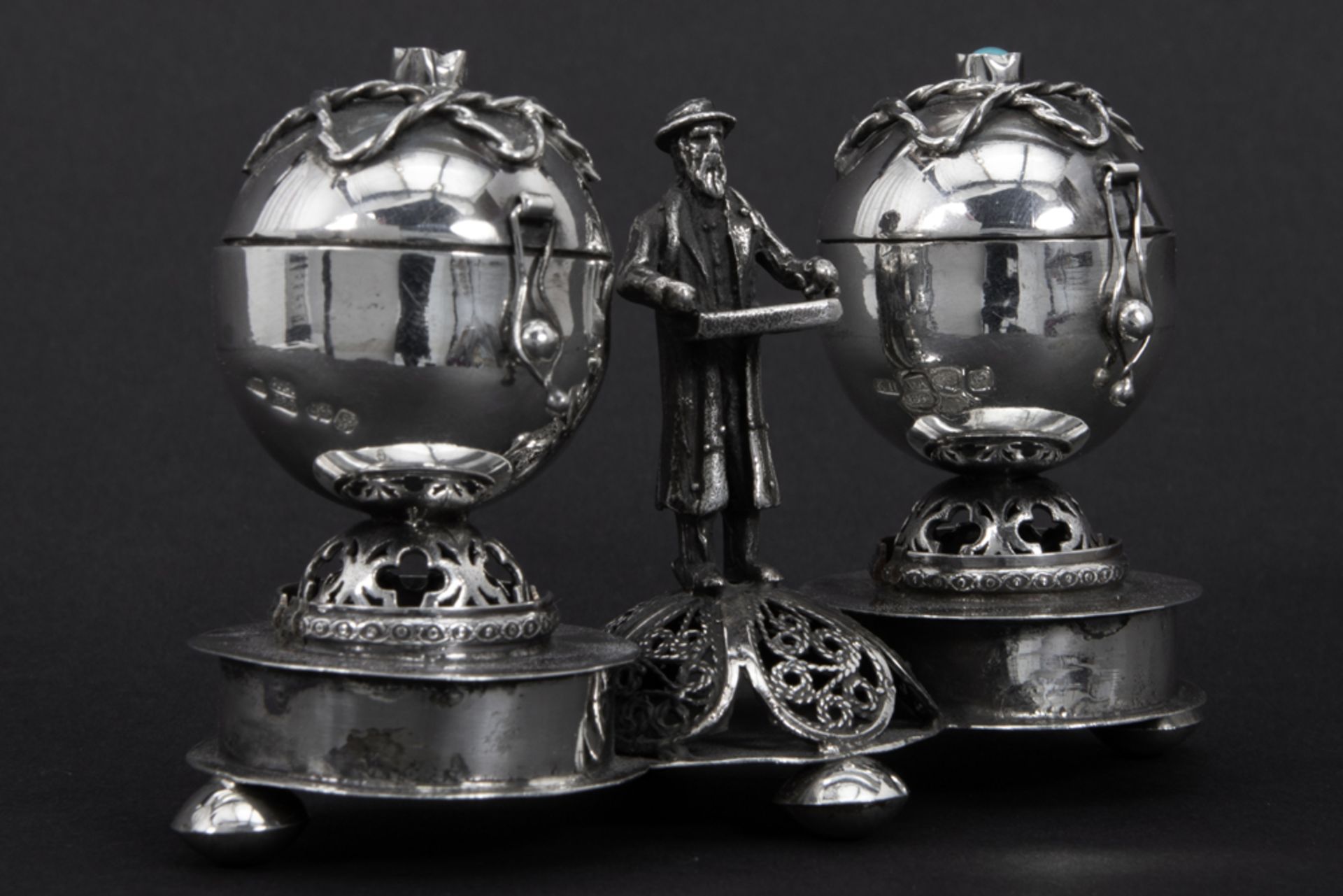 antique Polish salt cellar with two ovoid containers and a standing male figure - in "Warshau 84" - Bild 2 aus 6