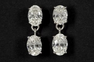 pair of earrings in white gold (18 carat) with ca 2,40 carat of quality oval brilliant cut