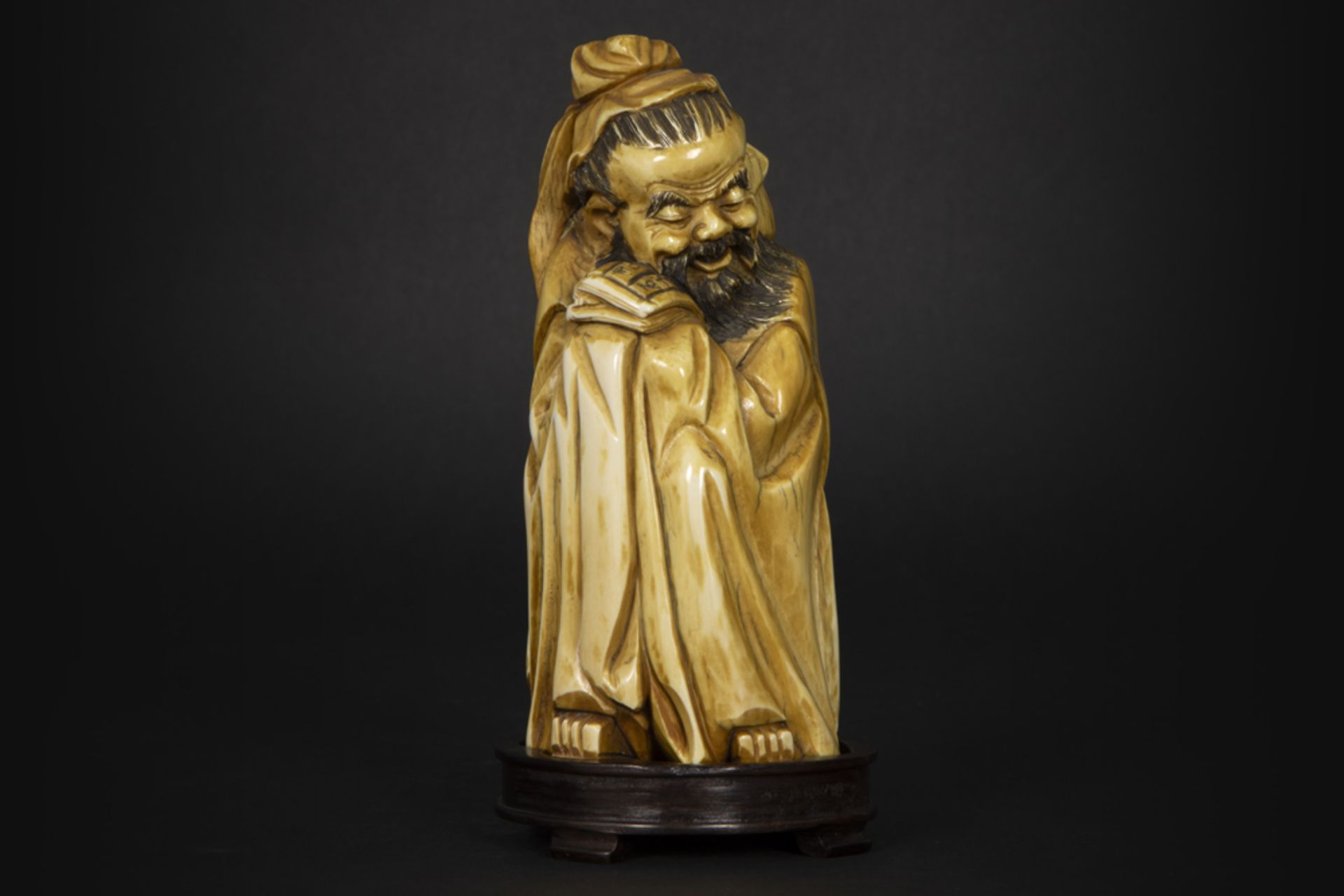 old Chinese ivory sculpture depicting a sitting sleeping man - with European CITES certificate || - Image 2 of 6