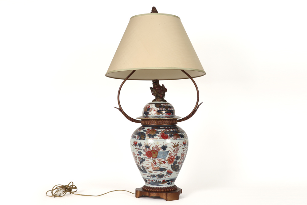 18th Cent. Japanese lidded vase in Arita porcelain - made into a lamp || Achttiende eeuwse