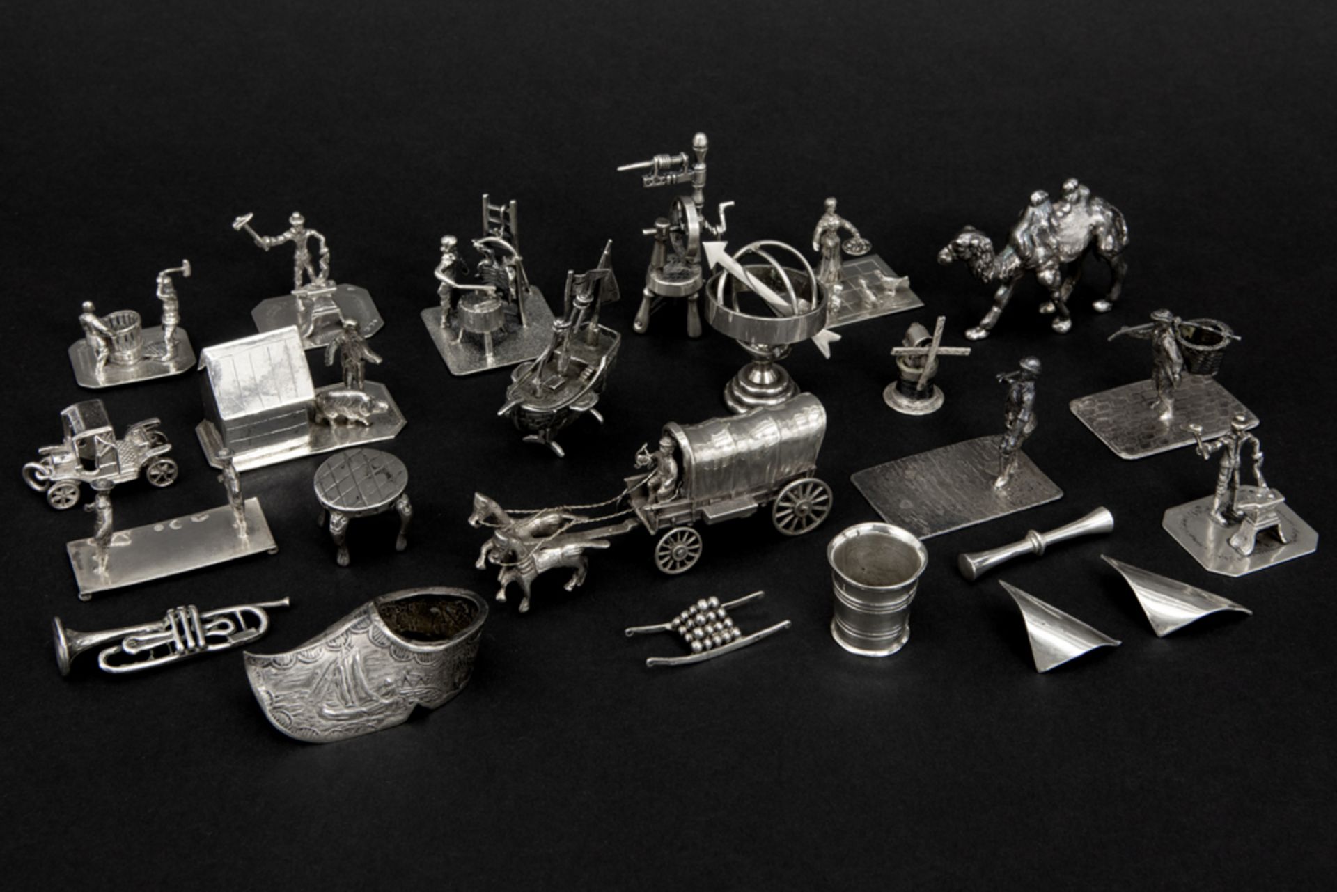 twenty silver miniatures || Lot van twintig miniaturen in massief zilver - gewicht : 354 gram