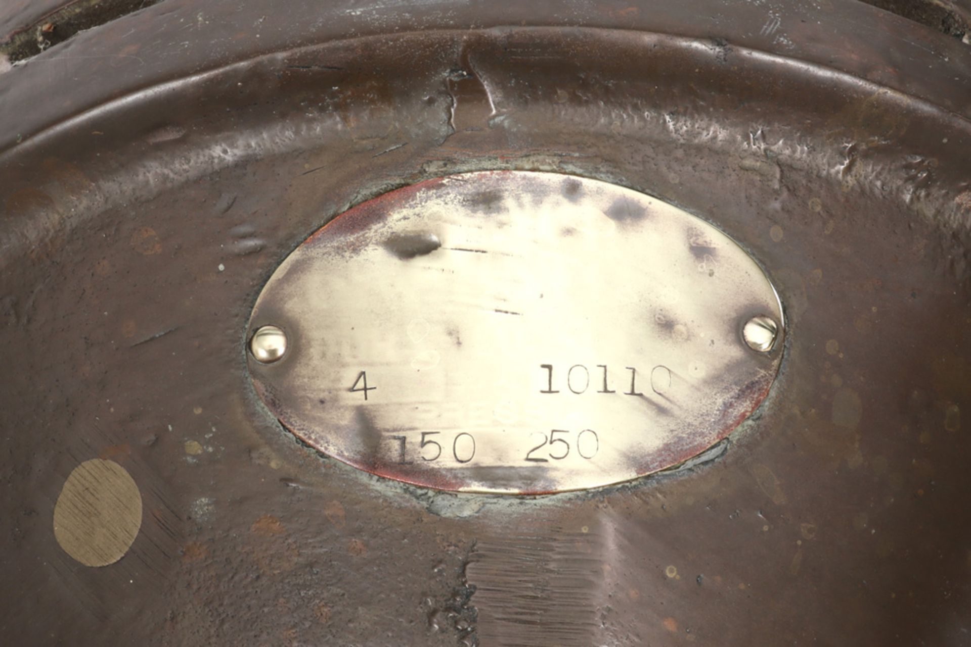 marked ship's fog horn and porthole in brass || Lot van een gemerkt scheepsmisthoorn en - - Image 2 of 2